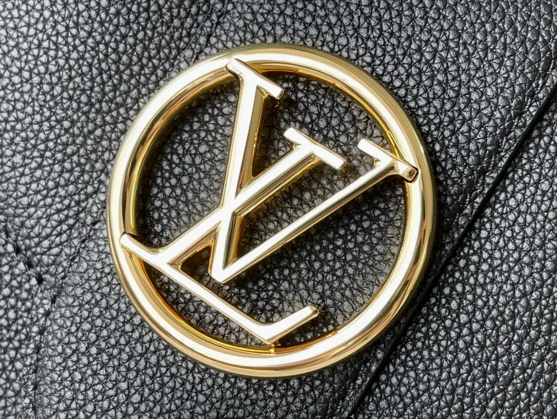 LOUIS VUITTON LV PONT 9 SOFT PM HANDBAG GRAINED CALFSKIN BLACK M58727_06 LOUIS VUITTON LV PONT 9 SOFT PM HANDBAG GRAINED CALFSKIN BLACK M58727 06