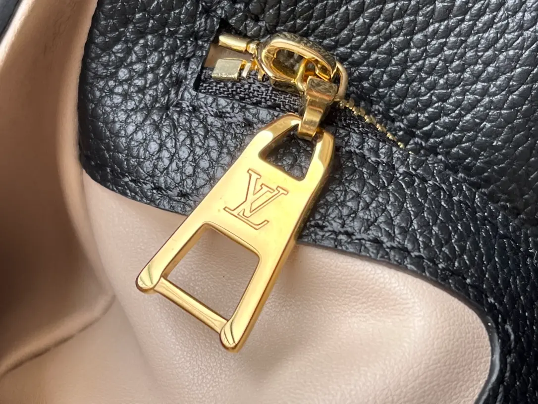 LOUIS VUITTON LV PONT 9 SOFT PM HANDBAG GRAINED CALFSKIN BLACK M58727_08 LOUIS VUITTON LV PONT 9 SOFT PM HANDBAG GRAINED CALFSKIN BLACK M58727 08