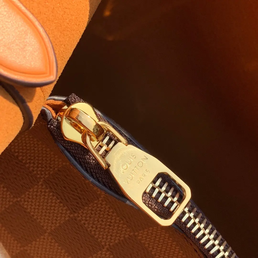 LOUIS VUITTON NÉONOÉ MM DAMIER EBENE SAFRAN YELLOW N40213_9 LOUIS VUITTON NEONOE MM DAMIER EBENE SAFRAN YELLOW N40213 9