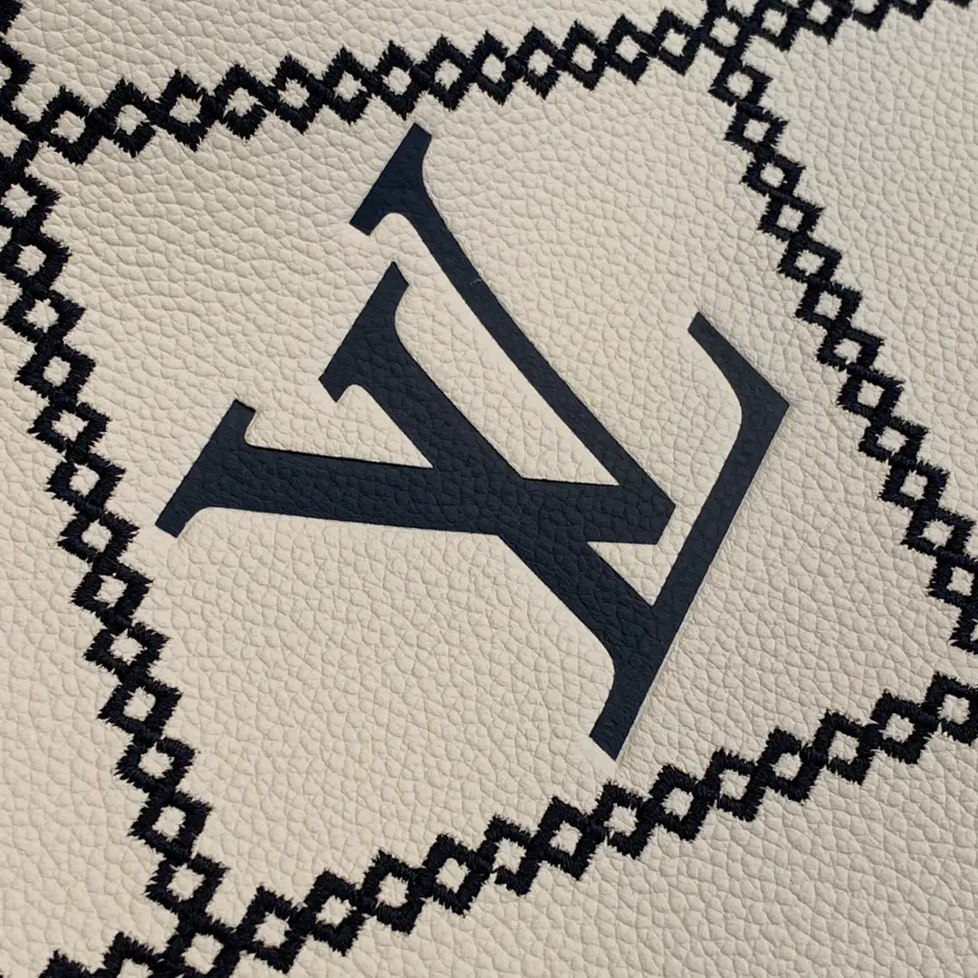 LOUIS VUITTON ONTHEGO MM EMBROIDERED GRAINED COWHIDE LEATHER CREME M46016_8 LOUIS VUITTON ONTHEGO MM EMBROIDERED GRAINED COWHIDE LEATHER CREME M46016 8