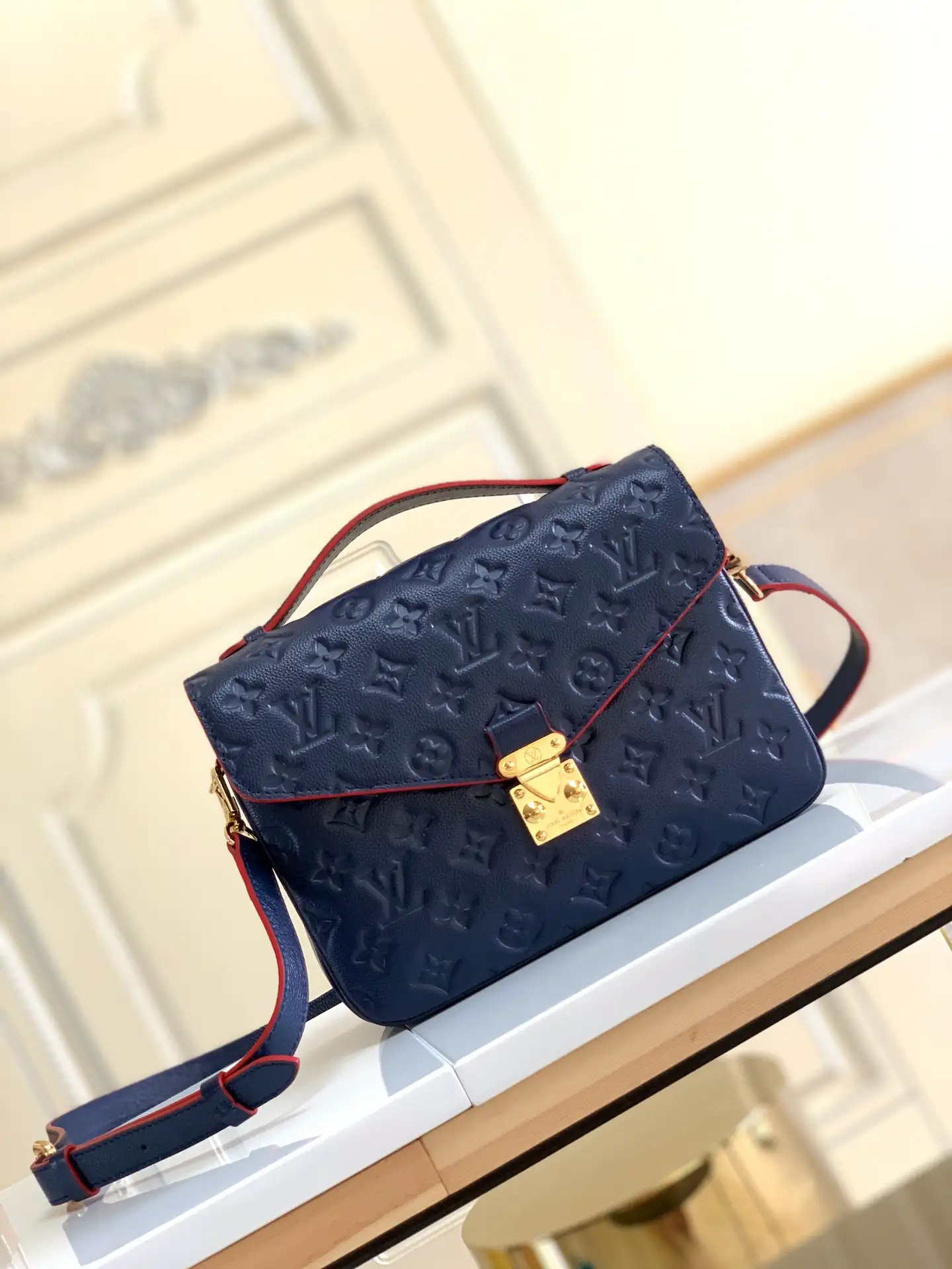 LOUIS VUITTON POCHETTE MÉTIS HANDBAG GRAINED COWHIDE LEATHER BLUE M44071_1 LOUIS VUITTON POCHETTE METIS HANDBAG GRAINED COWHIDE LEATHER BLUE M44071 1