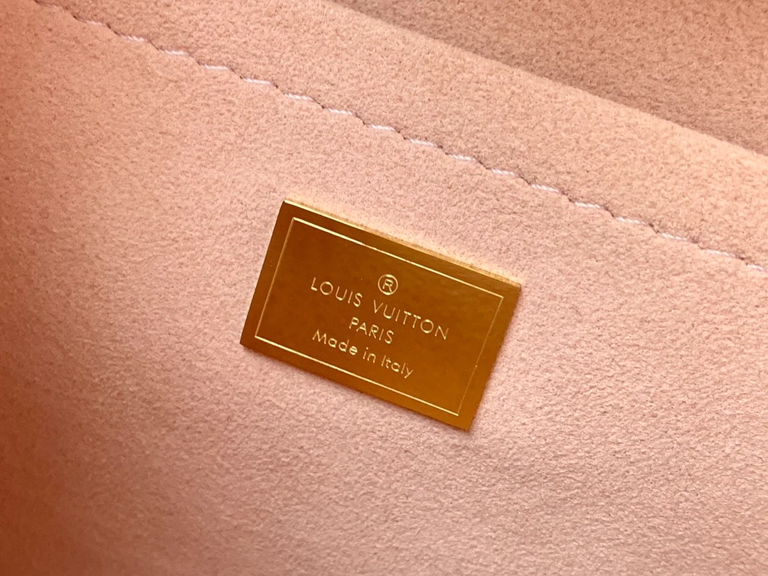 LOUIS VUITTON SPRING STREET HANDBAG DEBOSSED MONOGRAM VERNIS LEATHER PINK M90468_9 LOUIS VUITTON SPRING STREET HANDBAG DEBOSSED MONOGRAM VERNIS LEATHER PINK M90468 9