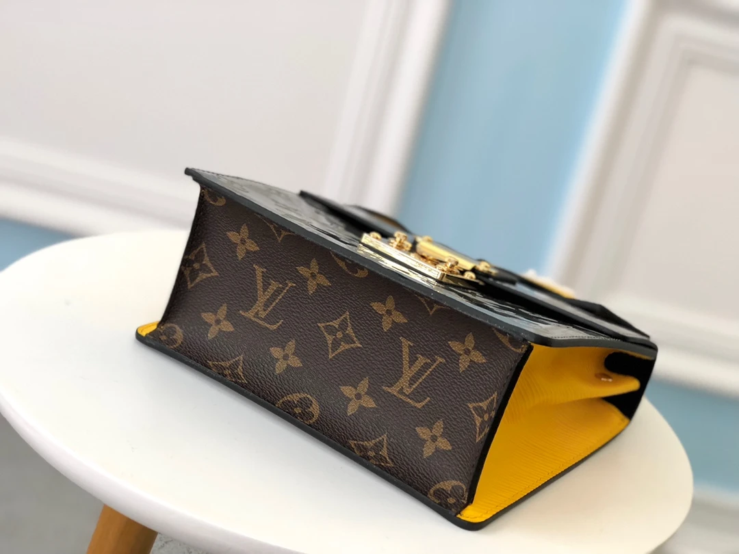 LOUIS VUITTON SPRING STREET HANDBAG DEBOSSED MONOGRAM VERNIS LEATHER SILVER M90376_4 LOUIS VUITTON SPRING STREET HANDBAG DEBOSSED MONOGRAM VERNIS LEATHER SILVER M90376 4