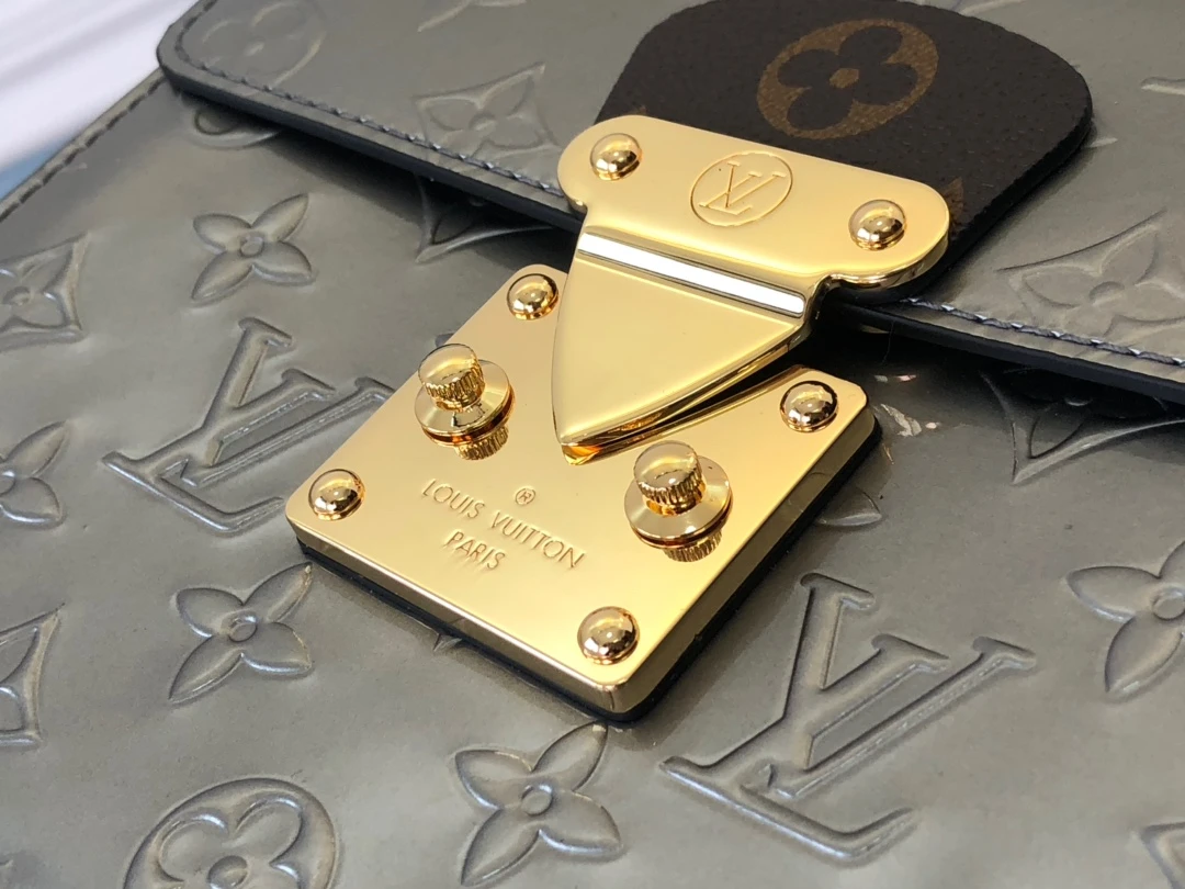 LOUIS VUITTON SPRING STREET HANDBAG DEBOSSED MONOGRAM VERNIS LEATHER SILVER M90376_6 LOUIS VUITTON SPRING STREET HANDBAG DEBOSSED MONOGRAM VERNIS LEATHER SILVER M90376 6