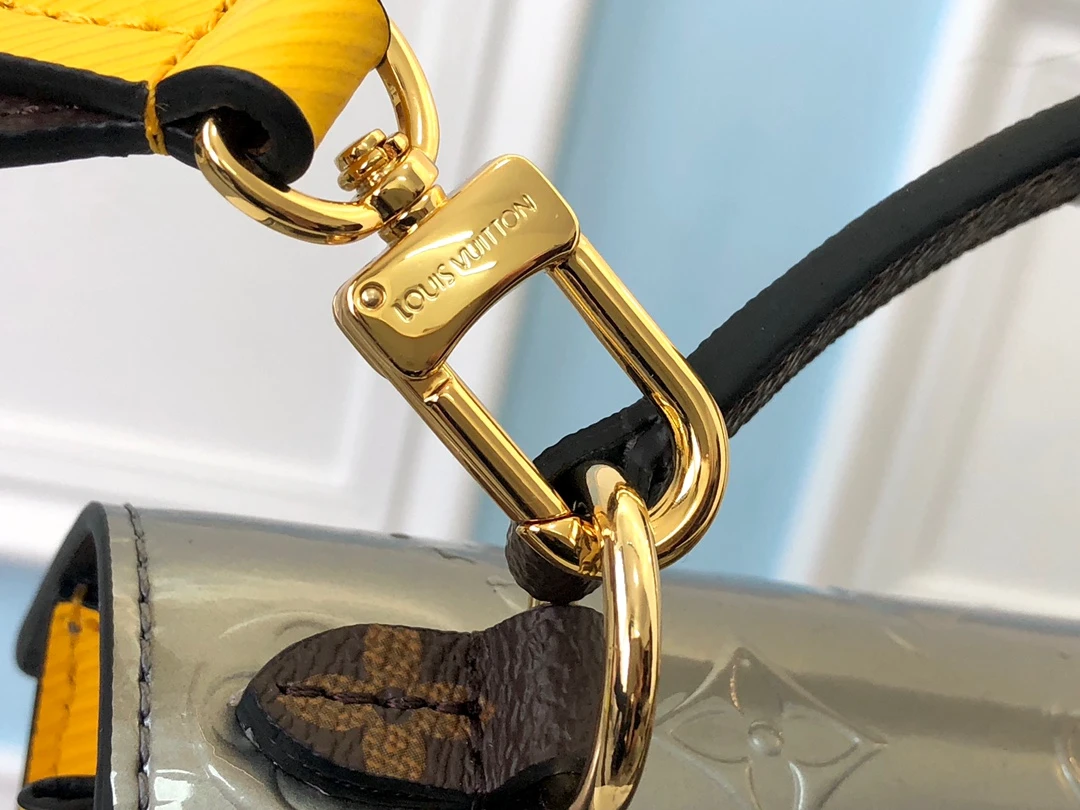 LOUIS VUITTON SPRING STREET HANDBAG DEBOSSED MONOGRAM VERNIS LEATHER SILVER M90376_7 LOUIS VUITTON SPRING STREET HANDBAG DEBOSSED MONOGRAM VERNIS LEATHER SILVER M90376 7