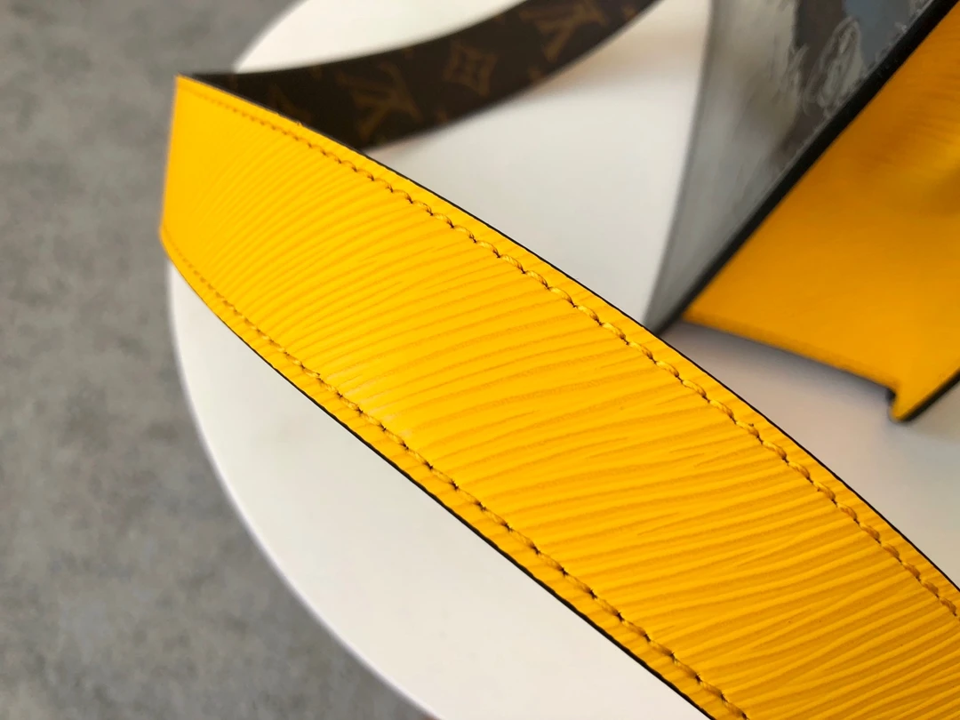 LOUIS VUITTON SPRING STREET HANDBAG DEBOSSED MONOGRAM VERNIS LEATHER SILVER M90376_8 LOUIS VUITTON SPRING STREET HANDBAG DEBOSSED MONOGRAM VERNIS LEATHER SILVER M90376 8