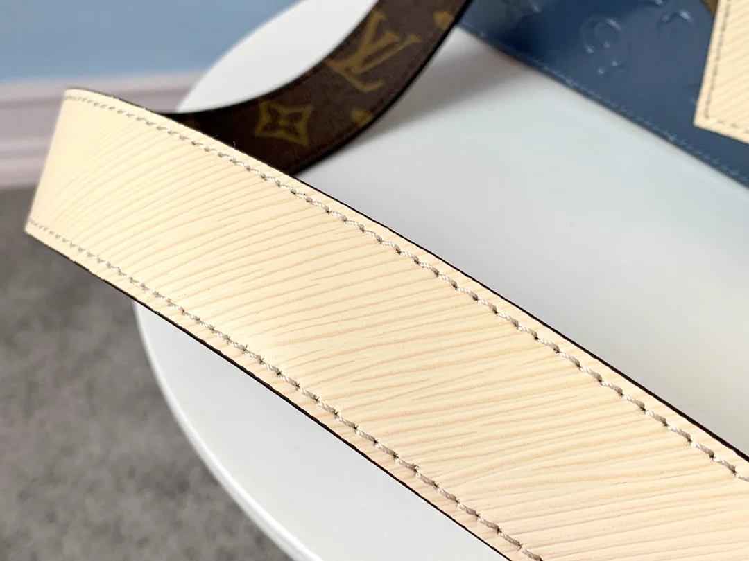 LOUIS-VUITTON-SPRING-STREET-MONOGRAM-VERNIS-BLUE-M90373_8 LOUIS VUITTON SPRING STREET MONOGRAM VERNIS BLUE M90373 8