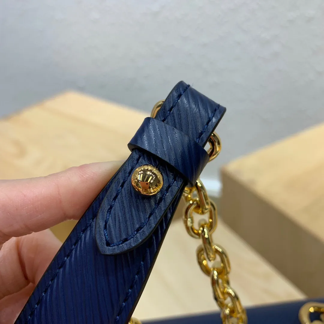 LOUIS VUITTON TWIST MM CHAIN BAG EPI GRAINED COWHIDE LEATHER INDIGO BLUE M53090_5 LOUIS VUITTON TWIST MM CHAIN BAG EPI GRAINED COWHIDE LEATHER INDIGO BLUE M53090 5