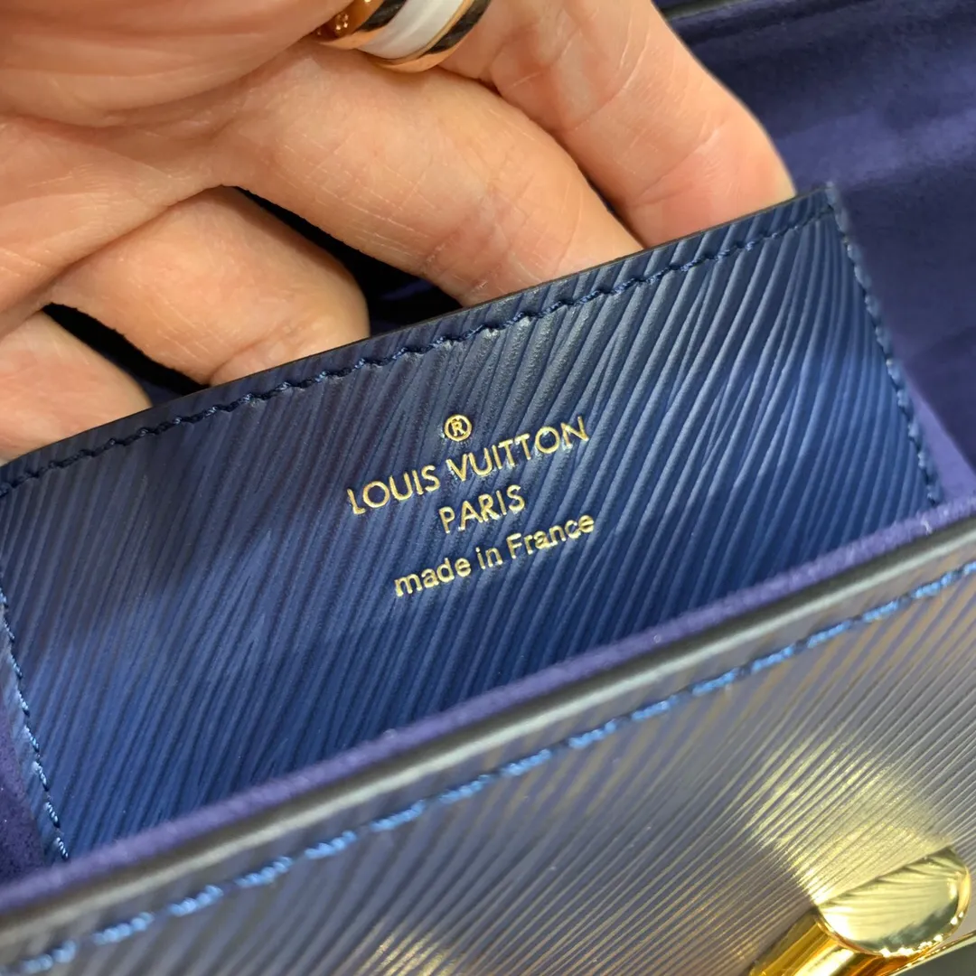 LOUIS VUITTON TWIST MM CHAIN BAG EPI GRAINED COWHIDE LEATHER INDIGO BLUE M53090_7 LOUIS VUITTON TWIST MM CHAIN BAG EPI GRAINED COWHIDE LEATHER INDIGO BLUE M53090 7