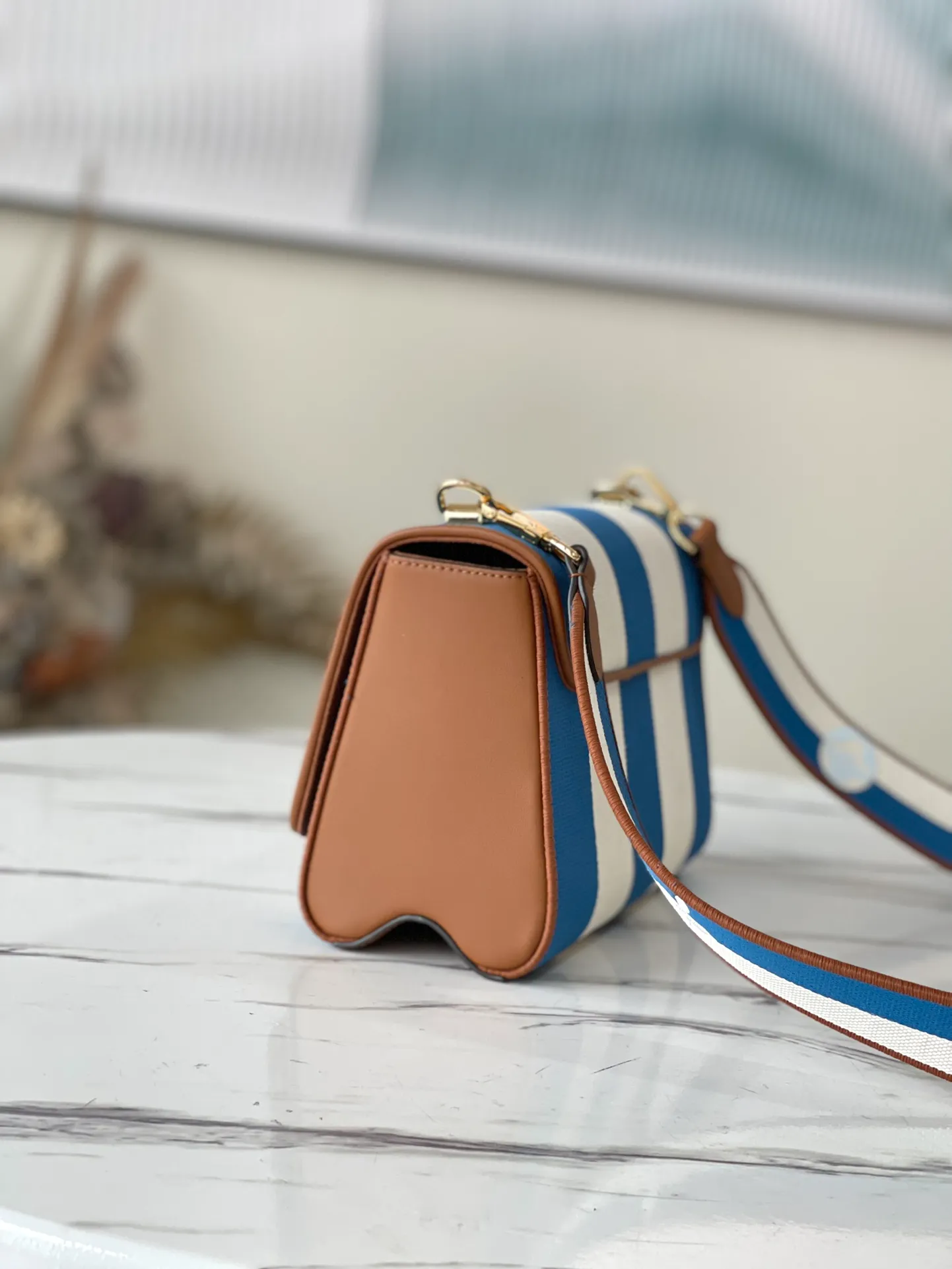 LOUIS VUITTON TWIST MM HANDBAG EMBROIDERED CANVAS AND CALF LEATHER BLUE M57659_02 LOUIS VUITTON TWIST MM HANDBAG EMBROIDERED CANVAS AND CALF LEATHER BLUE M57659 02