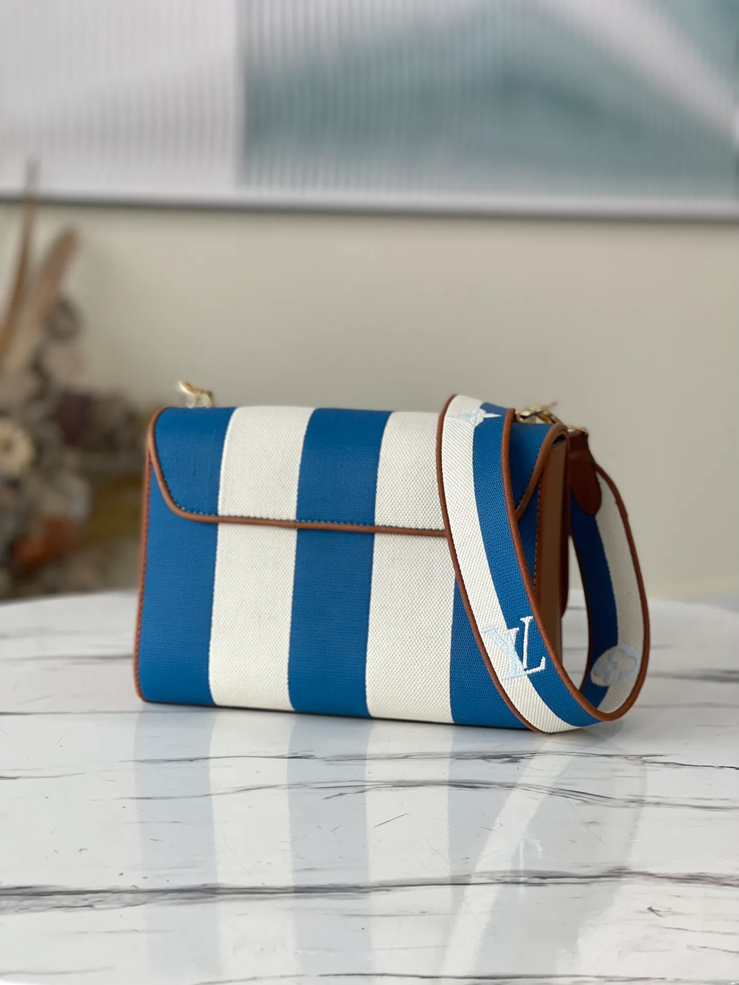 LOUIS VUITTON TWIST MM HANDBAG EMBROIDERED CANVAS AND CALF LEATHER BLUE M57659_03 LOUIS VUITTON TWIST MM HANDBAG EMBROIDERED CANVAS AND CALF LEATHER BLUE M57659 03