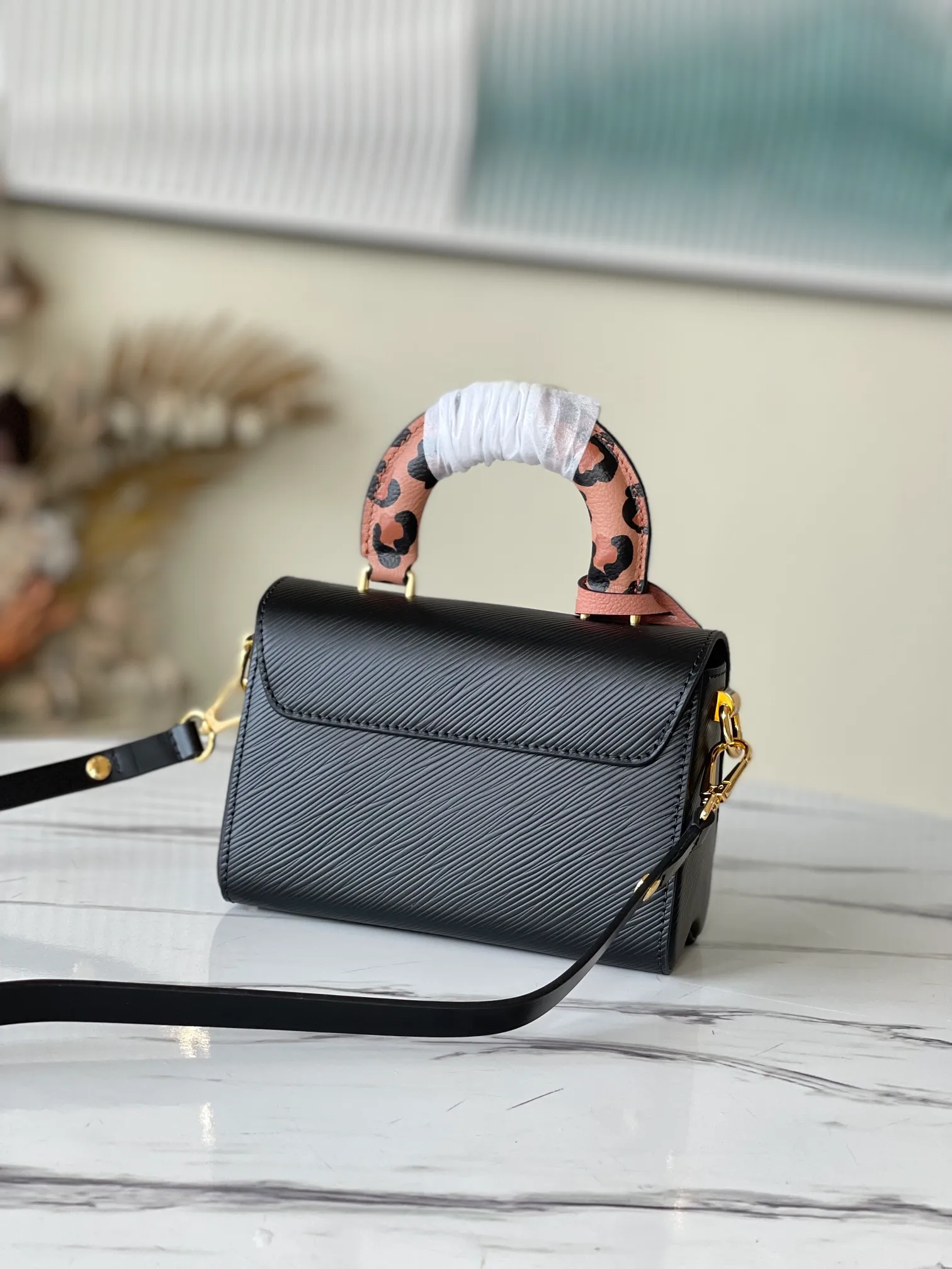 LOUIS VUITTON TWIST MM HANDBAG EPI GRAINED LEATHER BLACK M58568_3 LOUIS VUITTON TWIST MM HANDBAG EPI GRAINED LEATHER BLACK M58568 3