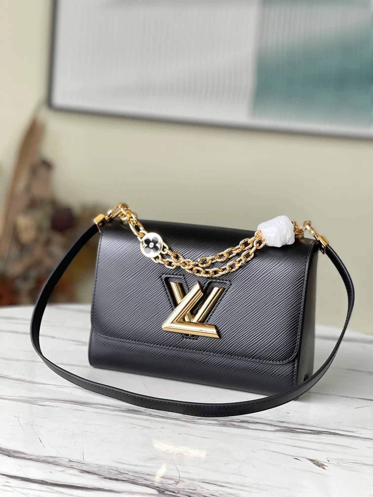 LOUIS VUITTON TWIST MM HANDBAG EPI GRAINED LEATHER BLACK M59402_1 LOUIS VUITTON TWIST MM HANDBAG EPI GRAINED LEATHER BLACK M59402 1