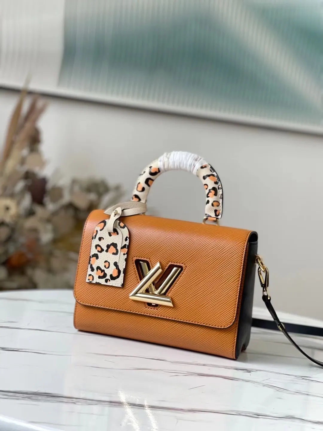 LOUIS VUITTON TWIST MM HANDBAG EPI GRAINED LEATHER GOLD CIPANGO M58689_1 LOUIS VUITTON TWIST MM HANDBAG EPI GRAINED LEATHER GOLD CIPANGO M58689 1