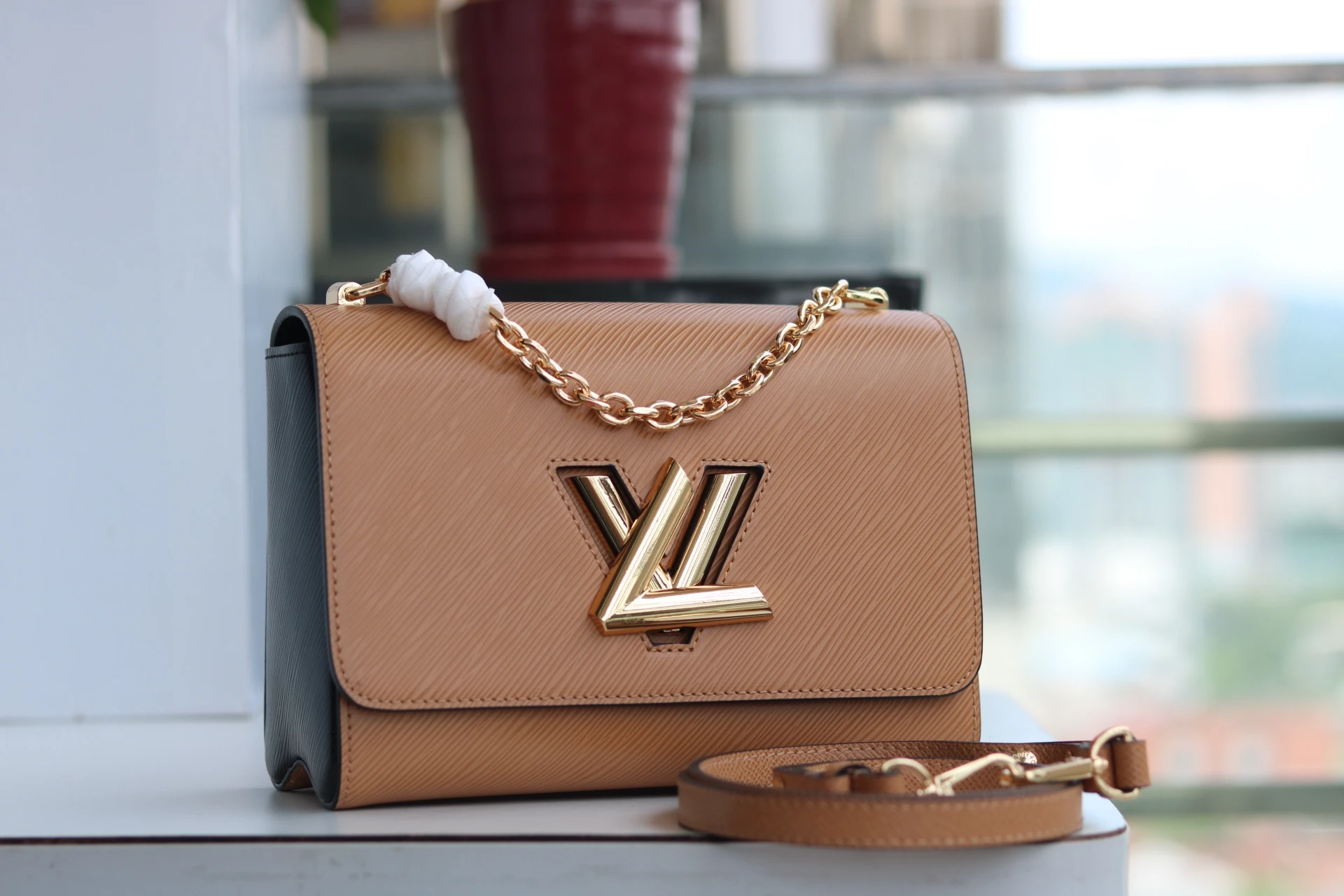 LOUIS VUITTON TWIST MM HANDBAG EPI LEATHER CAMEL LIGHT BROWN M51884_1 LOUIS VUITTON TWIST MM HANDBAG EPI LEATHER CAMEL LIGHT BROWN M51884 1