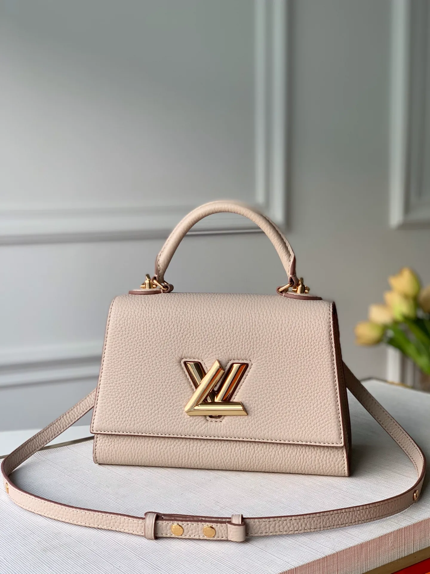 LOUIS VUITTON TWIST ONE HANDLE BB HANDBAG TAURILLON LEATHER GREIGE GREY M59090_1 LOUIS VUITTON TWIST ONE HANDLE BB HANDBAG TAURILLON LEATHER GREIGE GREY M59090 1