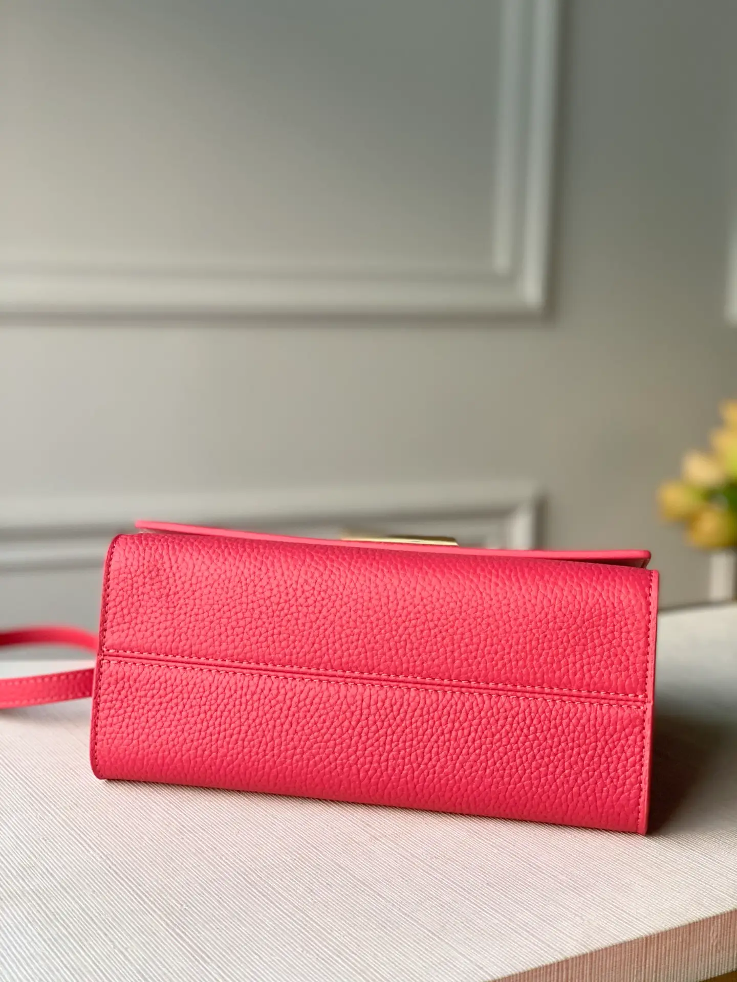 LOUIS VUITTON TWIST ONE HANDLE BB HANDBAG TAURILLON LEATHER PINK M59285_4 LOUIS VUITTON TWIST ONE HANDLE BB HANDBAG TAURILLON LEATHER PINK M59285 4