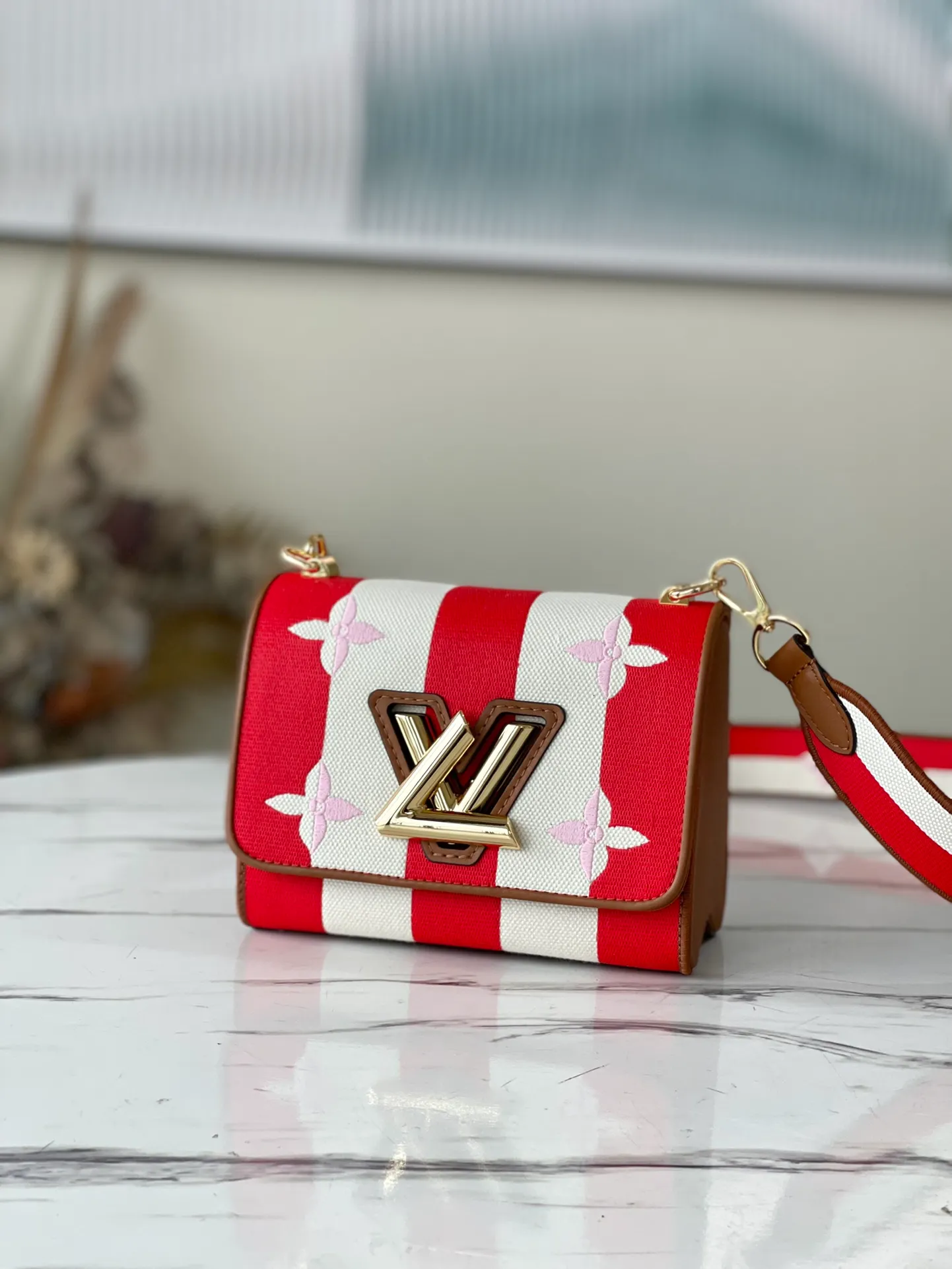 LOUIS VUITTON TWIST PM HANDBAG EMBROIDERED CANVAS AND CALF LEATHER RED M57722_01 LOUIS VUITTON TWIST PM HANDBAG EMBROIDERED CANVAS AND CALF LEATHER RED M57722 01