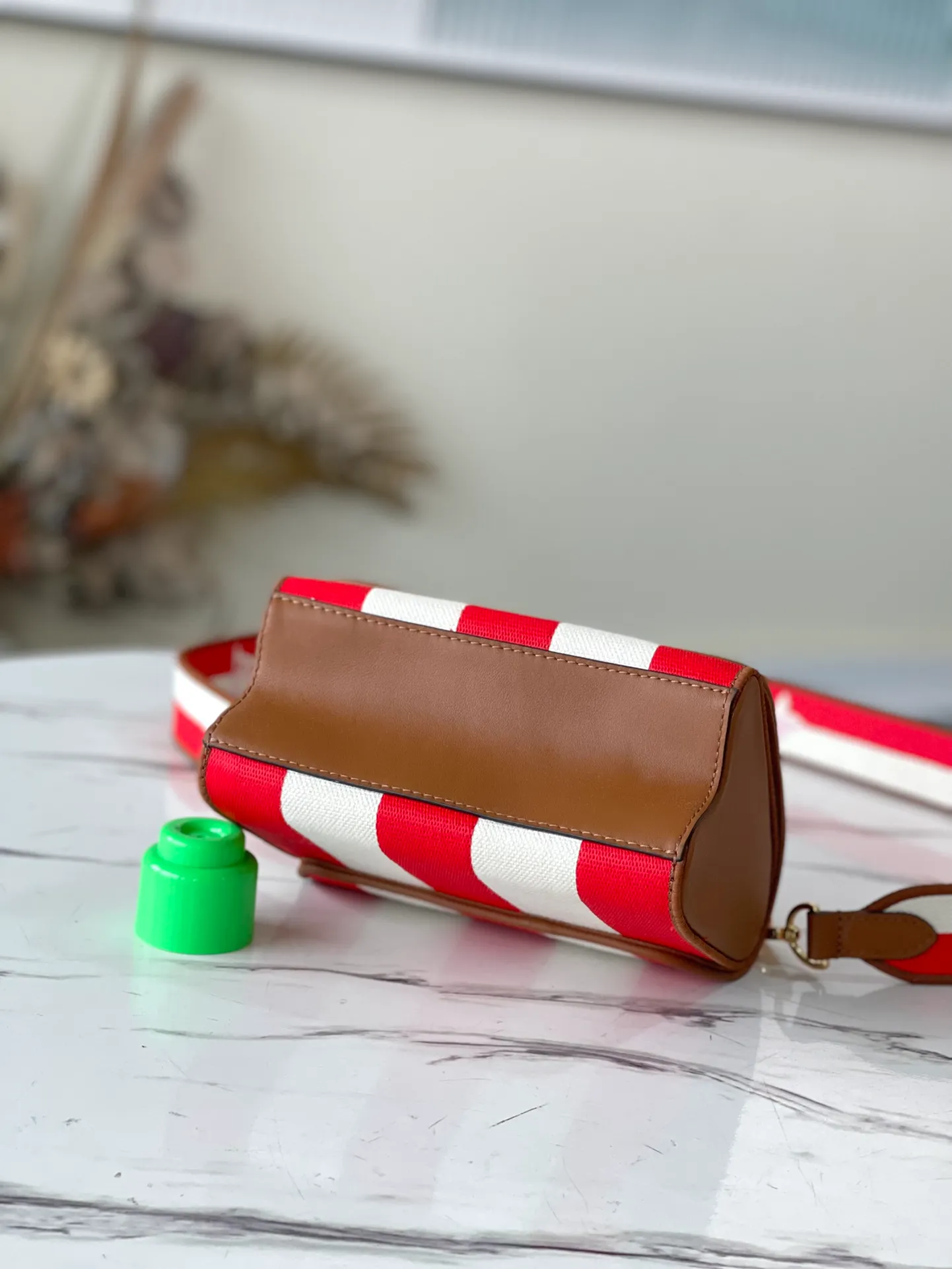 LOUIS VUITTON TWIST PM HANDBAG EMBROIDERED CANVAS AND CALF LEATHER RED M57722_04 LOUIS VUITTON TWIST PM HANDBAG EMBROIDERED CANVAS AND CALF LEATHER RED M57722 04