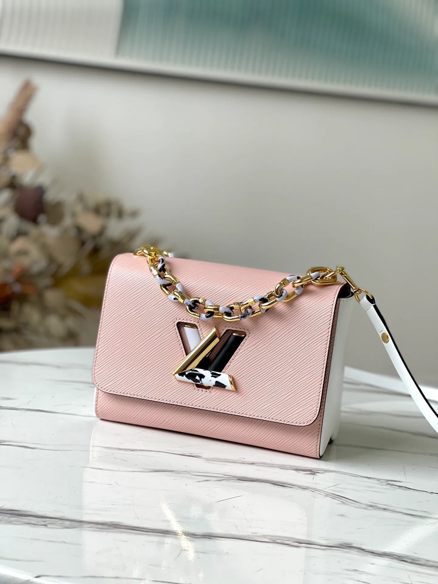 LOUIS VUITTON TWIST PM HANDBAG EPI GRAINED LEATHER PINK M58566_01 LOUIS VUITTON TWIST PM HANDBAG EPI GRAINED LEATHER PINK M58566 01