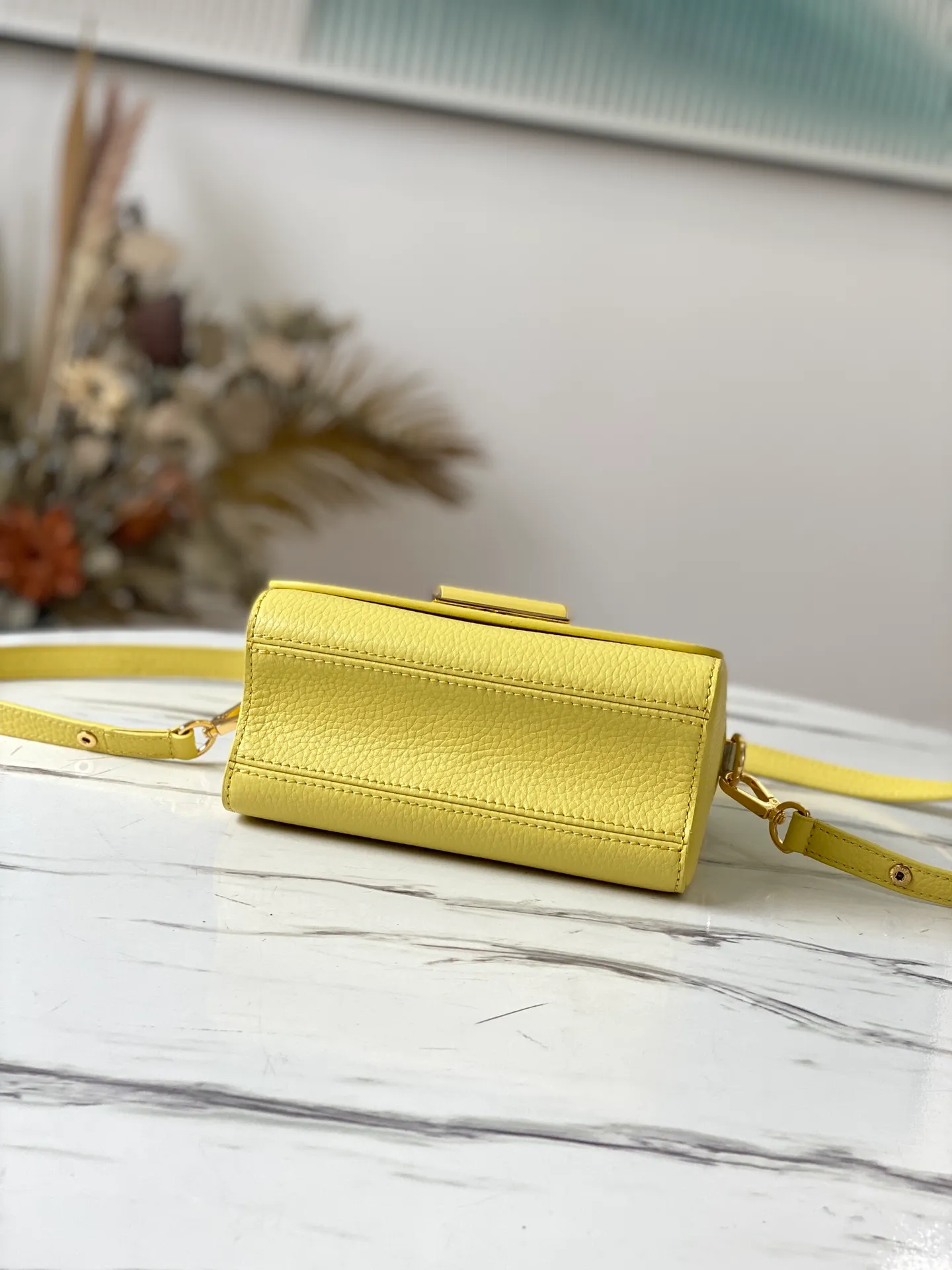 LOUIS VUITTON TWIST PM HANDBAG TAURILLON LEATHER SMOOTH CALFSKIN YELLOW M58571_4 LOUIS VUITTON TWIST PM HANDBAG TAURILLON LEATHER SMOOTH CALFSKIN YELLOW M58571 4