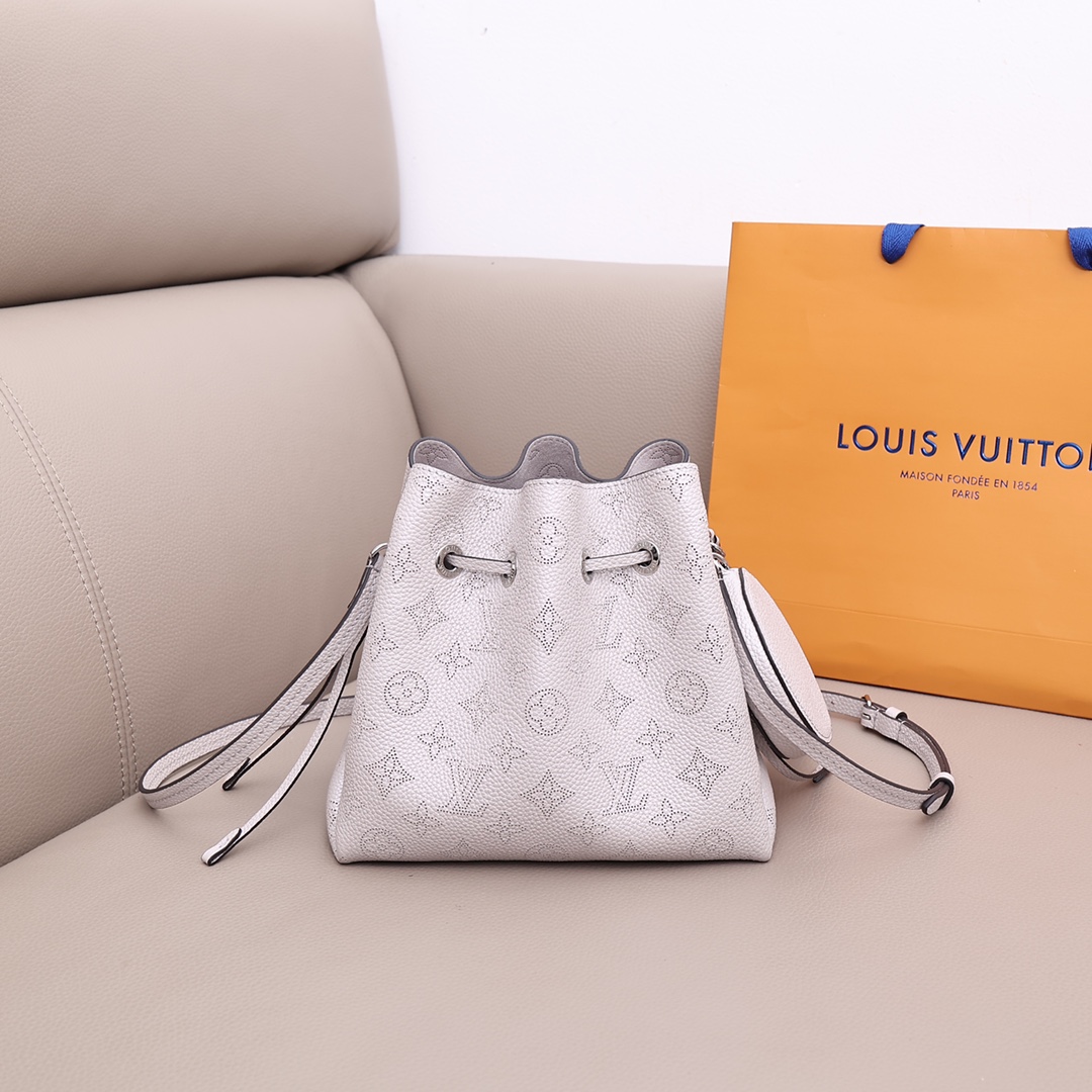 louis-vuitton-bella-mahina-leather-handbags-M58791_3 louis vuitton bella mahina leather handbags M58791 3