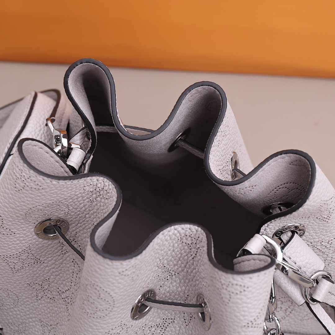 louis-vuitton-bella-mahina-leather-handbags-M58791_7 louis vuitton bella mahina leather handbags M58791 7