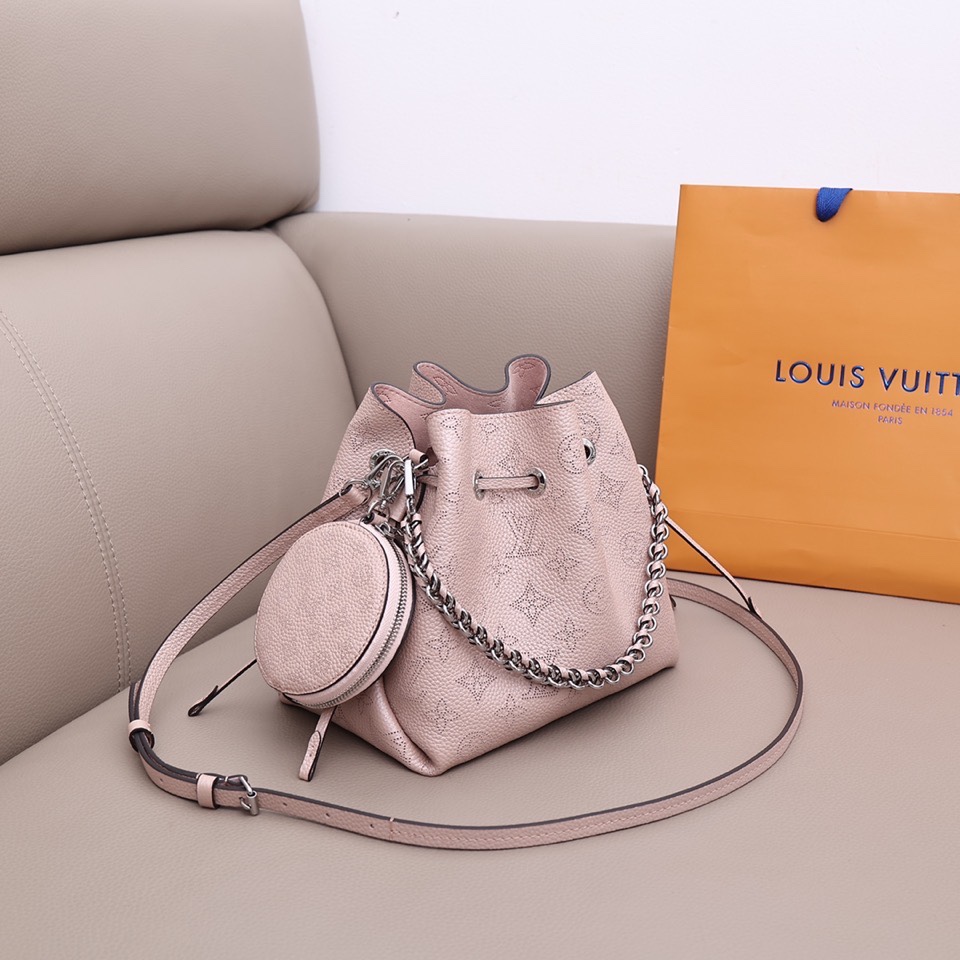 louis-vuitton-bella-mahina-leather-handbags-M58792_2 louis vuitton bella mahina leather handbags M58792 2
