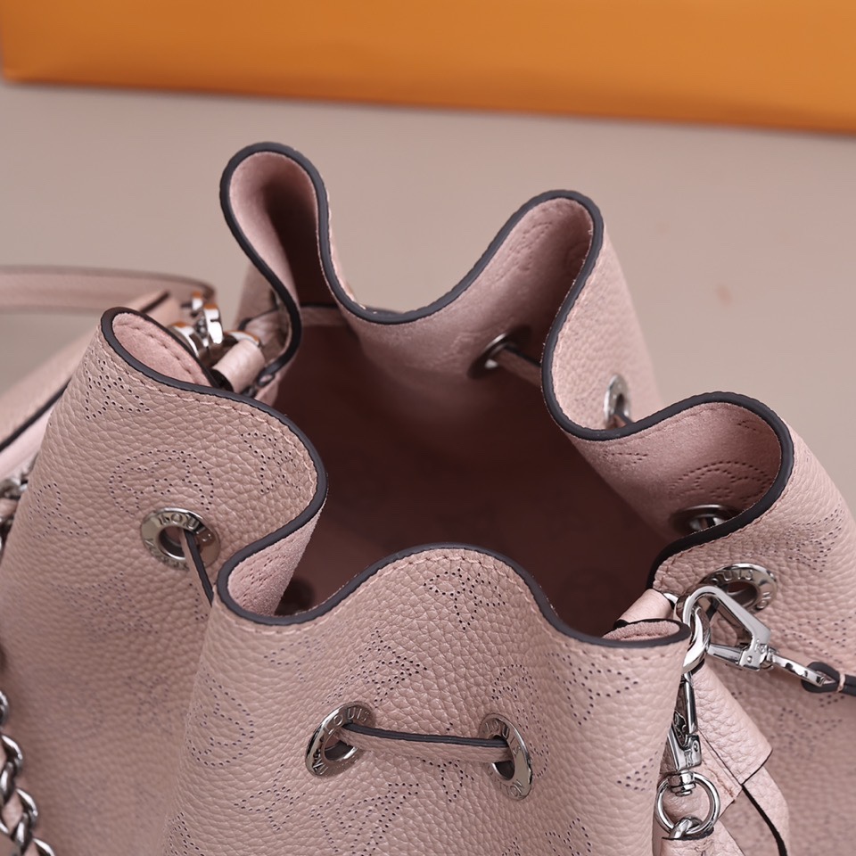 louis-vuitton-bella-mahina-leather-handbags-M58792_4 louis vuitton bella mahina leather handbags M58792 4