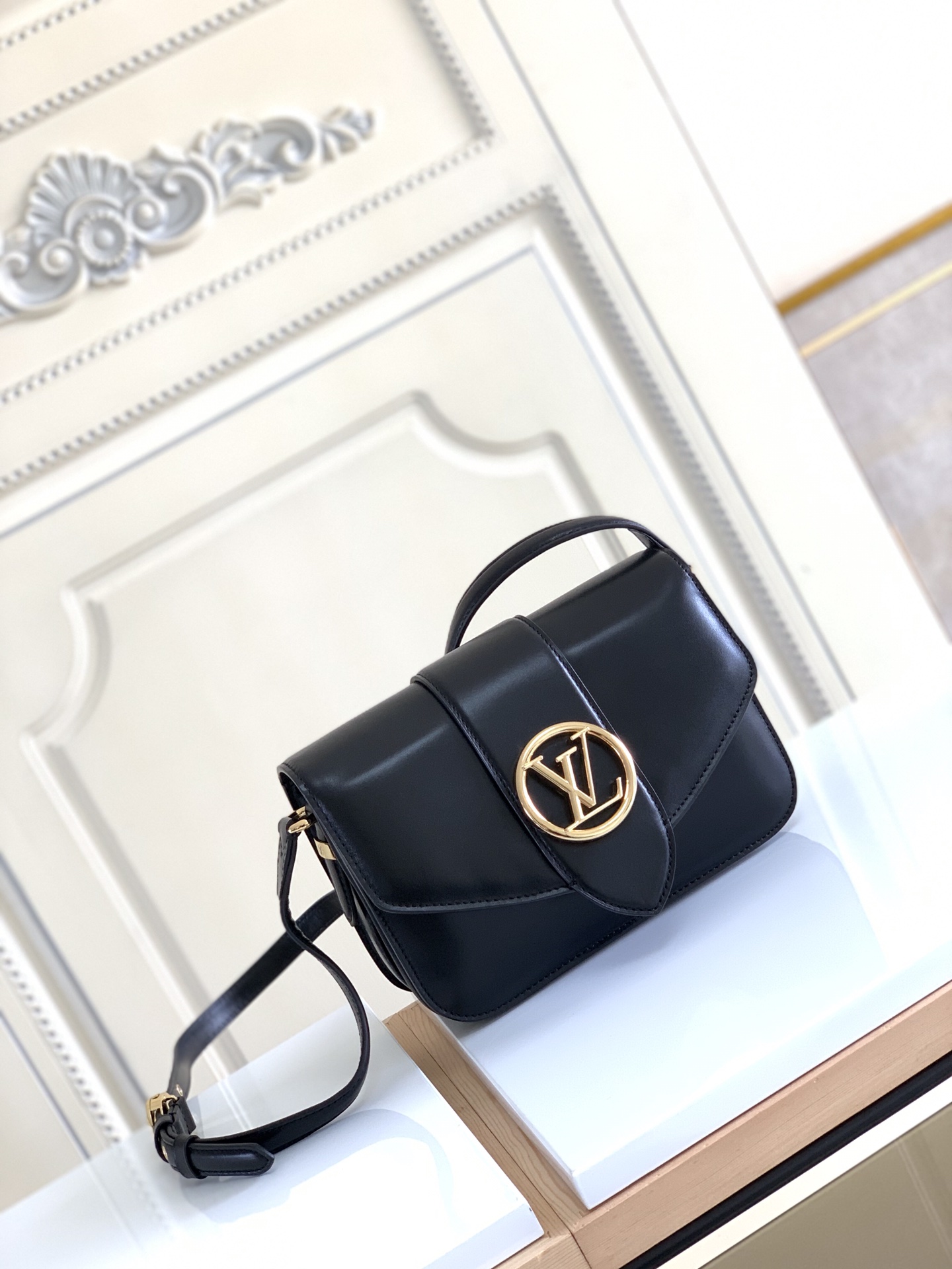 louis-vuitton-lv-pont-9-smooth-calfskin-leather-handbags-M55948_1 louis vuitton lv pont 9 smooth calfskin leather handbags M55948 1