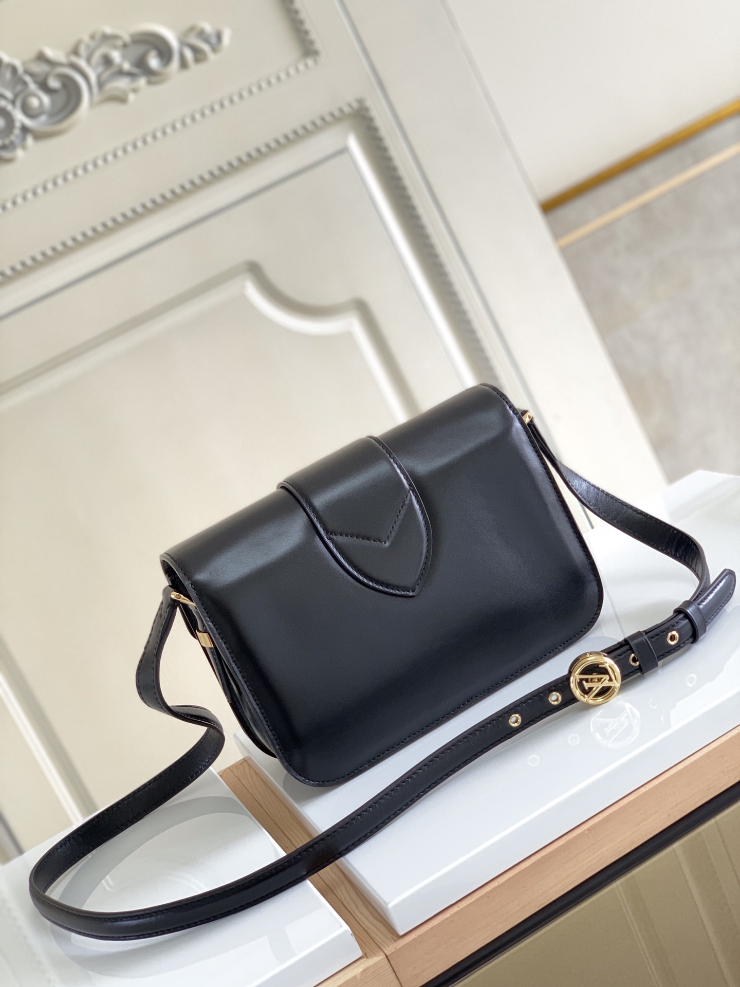 louis-vuitton-lv-pont-9-smooth-calfskin-leather-handbags-M55948_2 louis vuitton lv pont 9 smooth calfskin leather handbags M55948 2