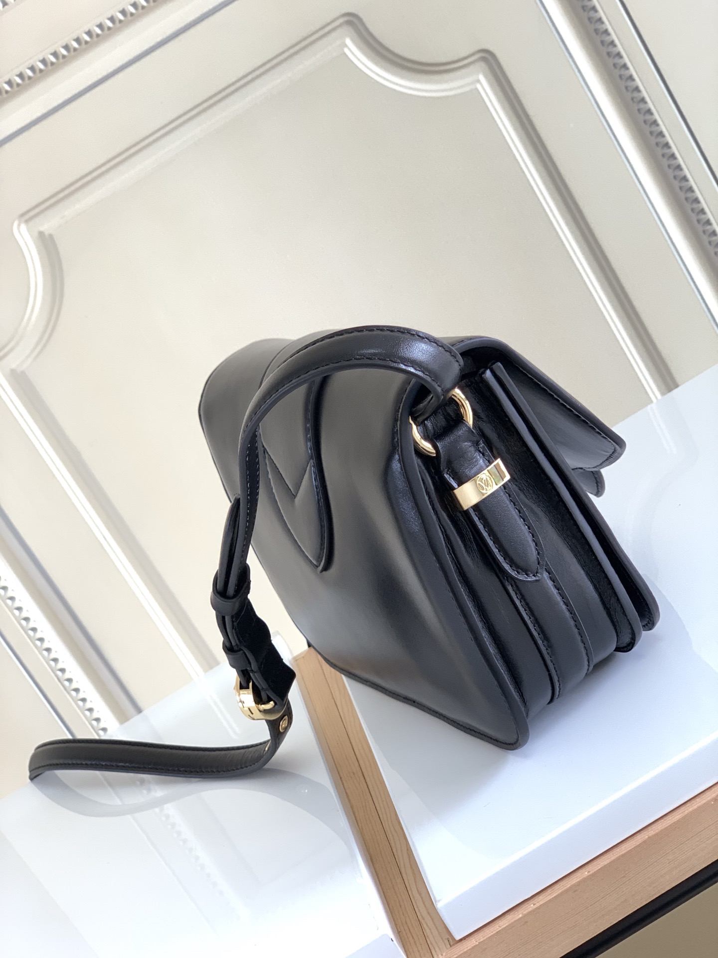 louis-vuitton-lv-pont-9-smooth-calfskin-leather-handbags-M55948_3 louis vuitton lv pont 9 smooth calfskin leather handbags M55948 3