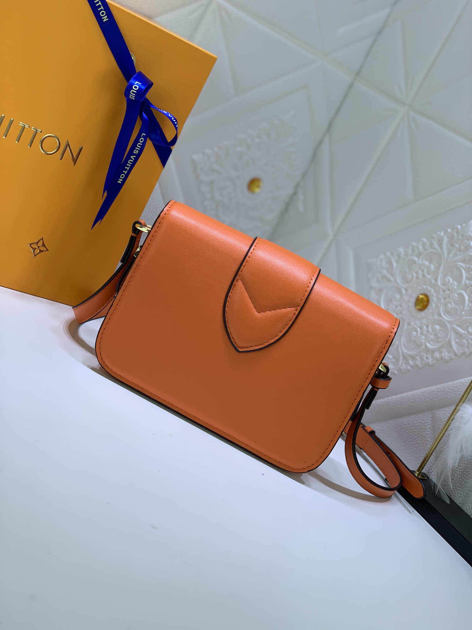 louis-vuitton-lv-pont-9-smooth-calfskin-leather-handbags-M56456_3 louis vuitton lv pont 9 smooth calfskin leather handbags M56456 3