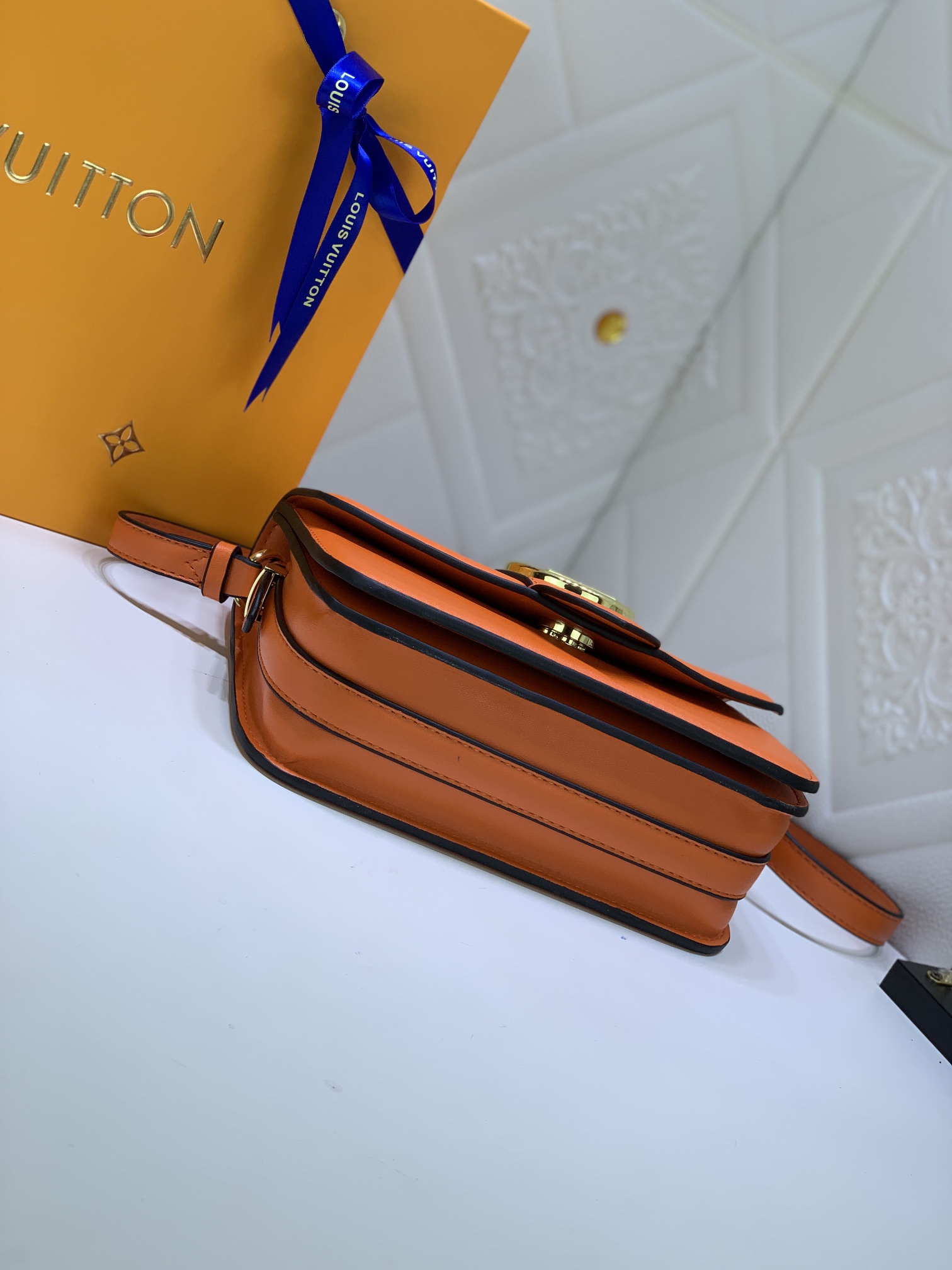 louis-vuitton-lv-pont-9-smooth-calfskin-leather-handbags-M56456_4 louis vuitton lv pont 9 smooth calfskin leather handbags M56456 4