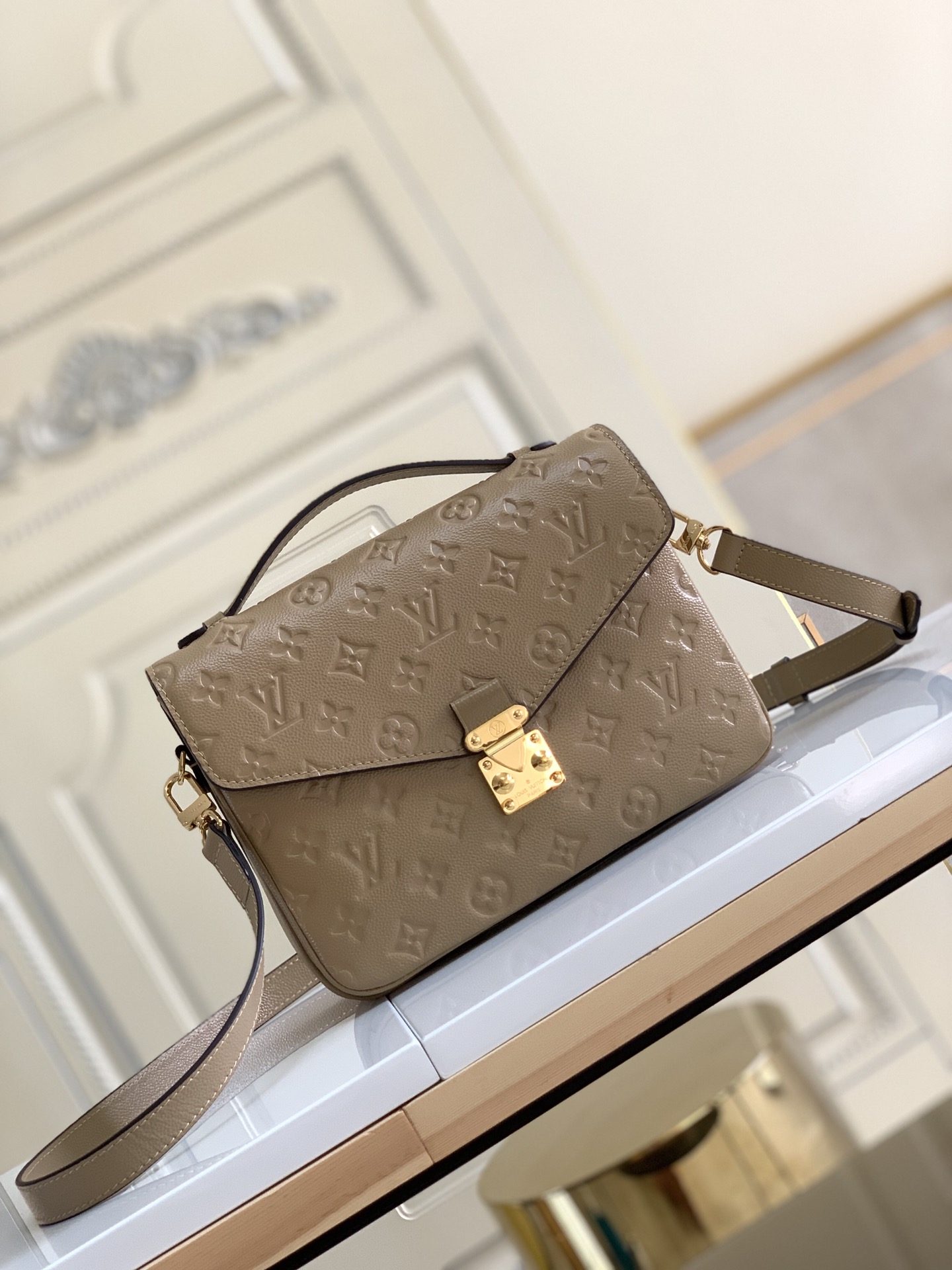 louis-vuitton-pochette-métis-monogram-empreinte-leather-handbags-M44881_1 louis vuitton pochette metis monogram empreinte leather handbags M44881 1