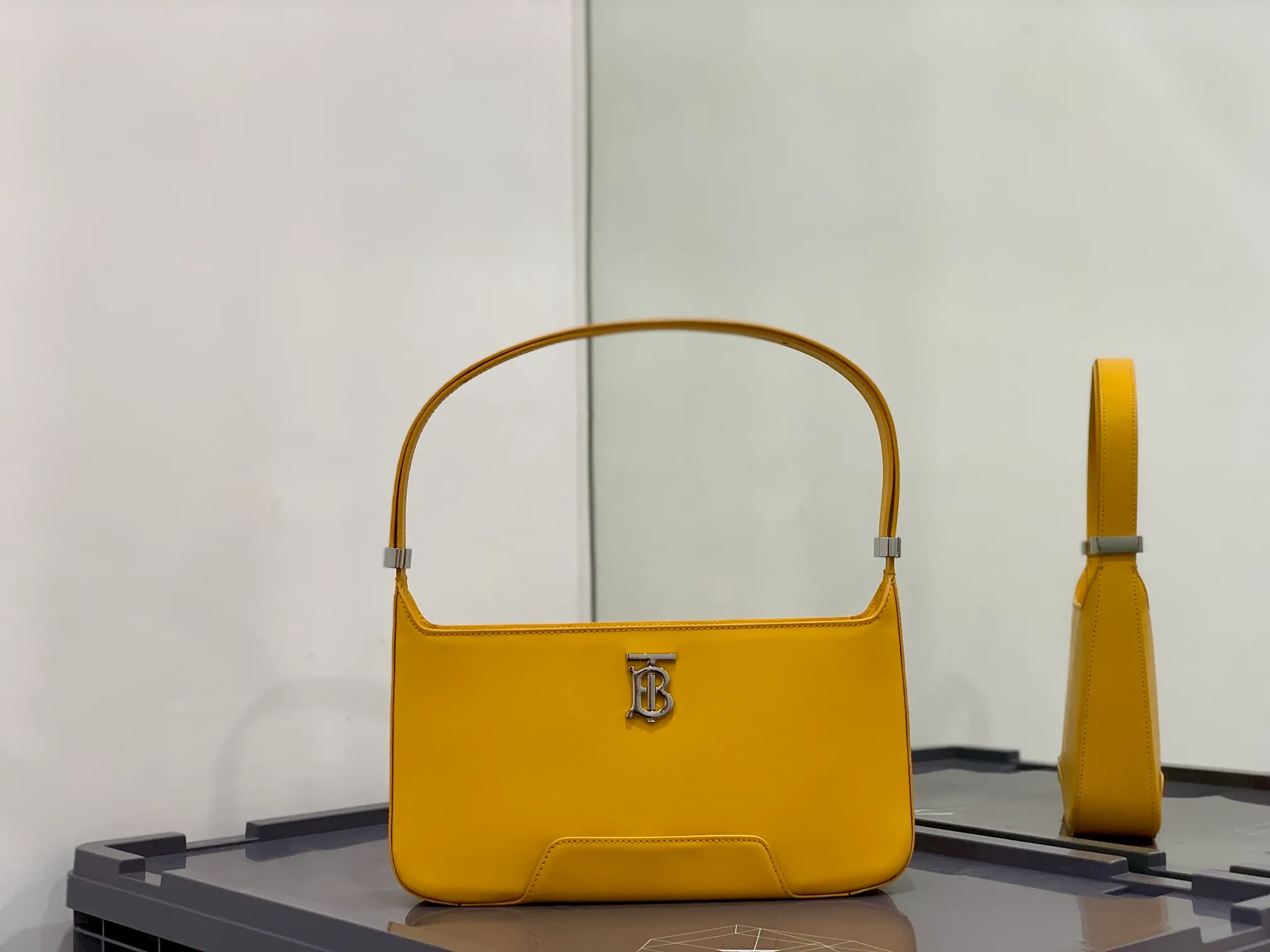 BURBERRY-LEATHER-TB-SHOULDER-BAG-ORANGE-80522401_1 BURBERRY LEATHER TB SHOULDER BAG ORANGE 80522401 1