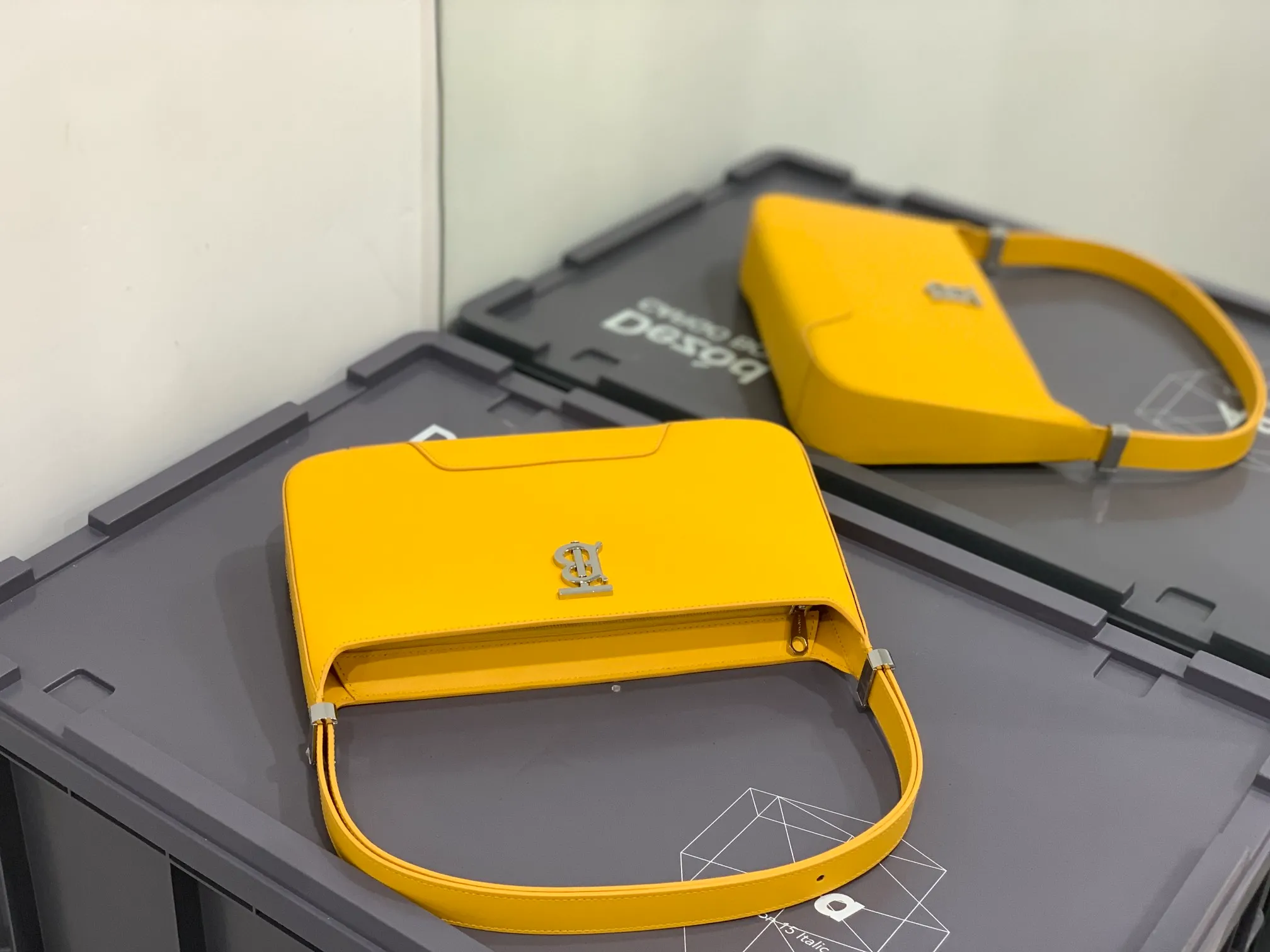 BURBERRY-LEATHER-TB-SHOULDER-BAG-ORANGE-80522401_8 BURBERRY LEATHER TB SHOULDER BAG ORANGE 80522401 8