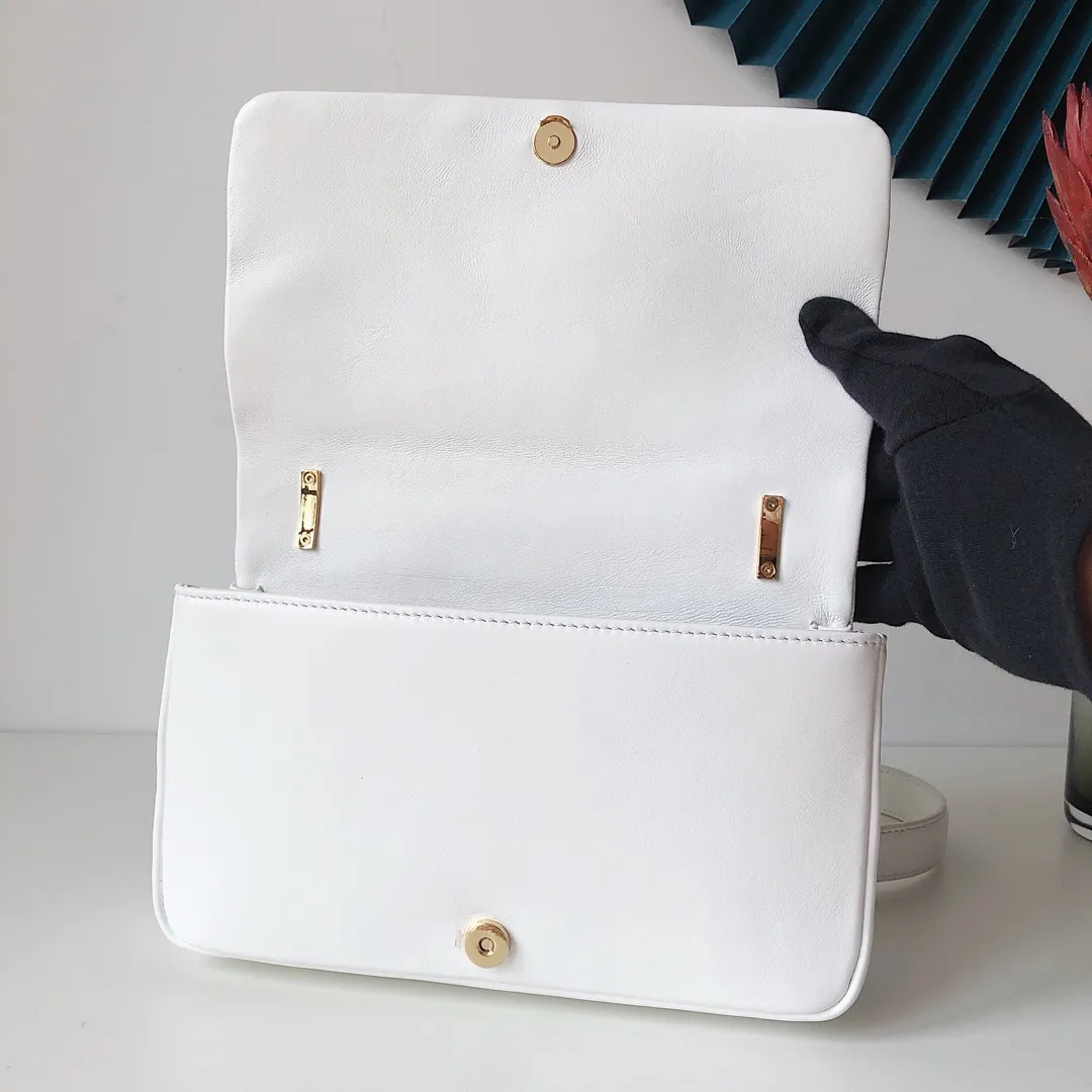 BURBERRY-SMALL-QUILTED-LAMBSKIN-LOLA-BAG-WHITE-80211061_07 BURBERRY SMALL QUILTED LAMBSKIN LOLA BAG WHITE 80211061 07