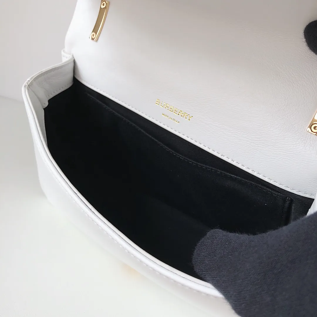 BURBERRY-SMALL-QUILTED-LAMBSKIN-LOLA-BAG-WHITE-80211061_08 BURBERRY SMALL QUILTED LAMBSKIN LOLA BAG WHITE 80211061 08