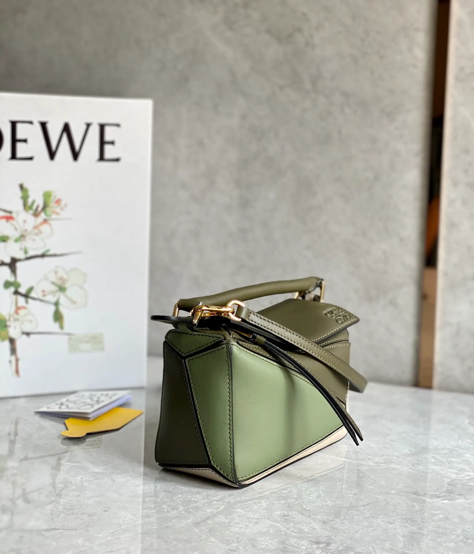 LOEWE-MINI-PUZZLE-BAG-CLASSIC-CALFSKIN-AUTUMN-GREEN-LIGHT-OAT-A510U95X34-4366_3 LOEWE MINI PUZZLE BAG CLASSIC CALFSKIN AUTUMN GREEN LIGHT OAT A510U95X34 4366 3