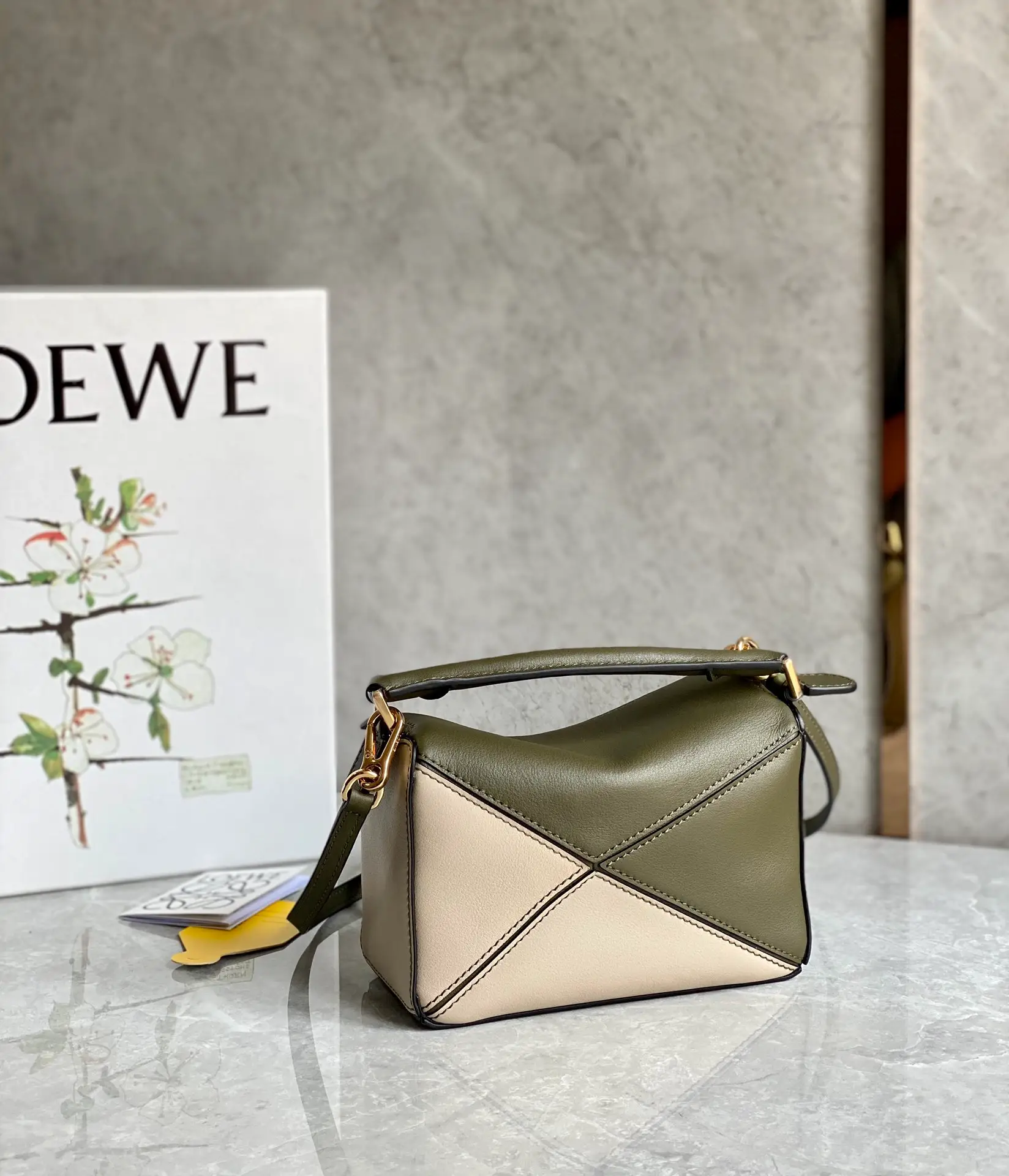 LOEWE-MINI-PUZZLE-BAG-CLASSIC-CALFSKIN-AUTUMN-GREEN-LIGHT-OAT-A510U95X34-4366_4 LOEWE MINI PUZZLE BAG CLASSIC CALFSKIN AUTUMN GREEN LIGHT OAT A510U95X34 4366 4