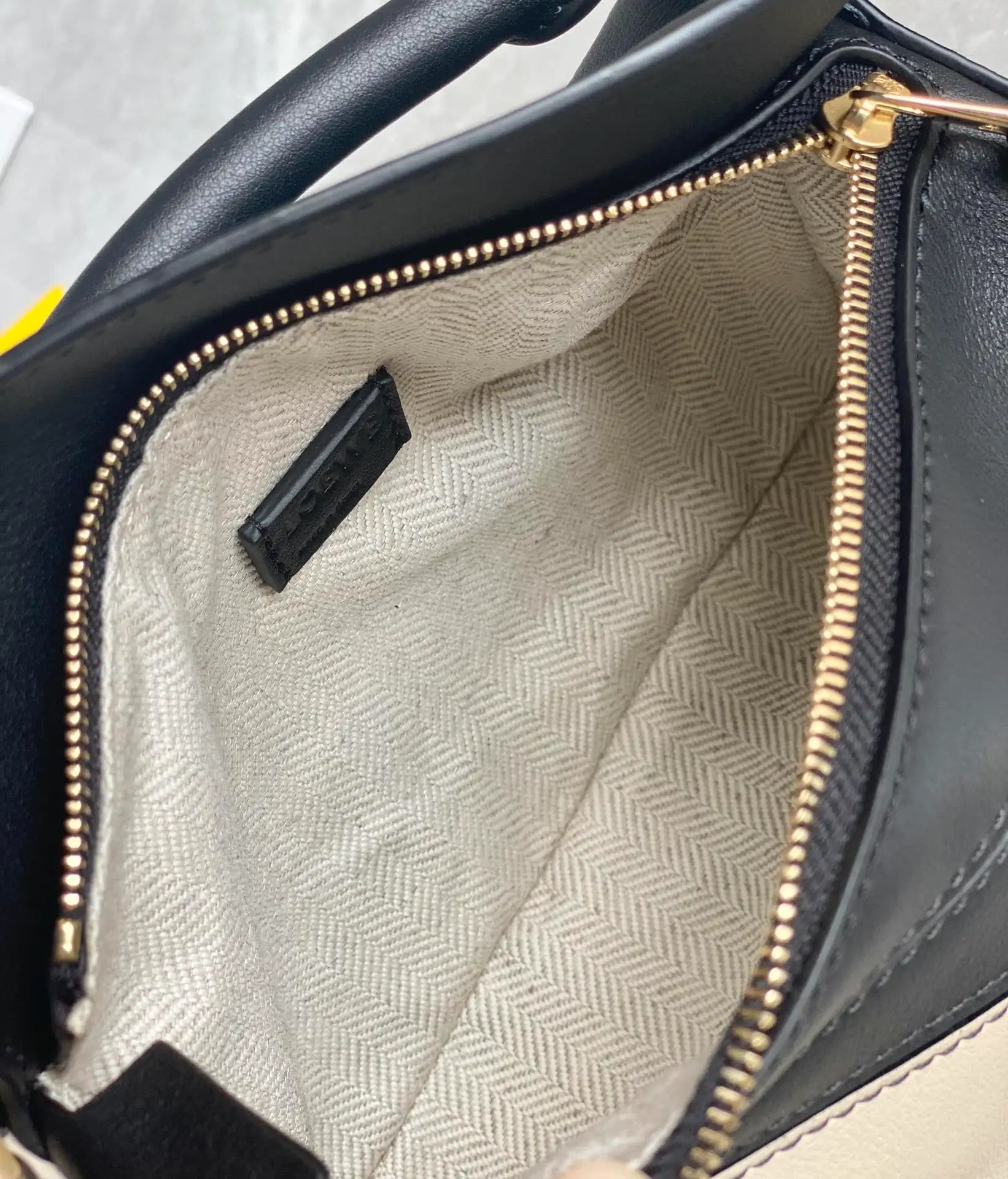 LOEWE-MINI-PUZZLE-BAG-CLASSIC-CALFSKIN-BLACK-ANGORA-A510U95X34-1676_5 LOEWE MINI PUZZLE BAG CLASSIC CALFSKIN BLACK ANGORA A510U95X34 1676 5