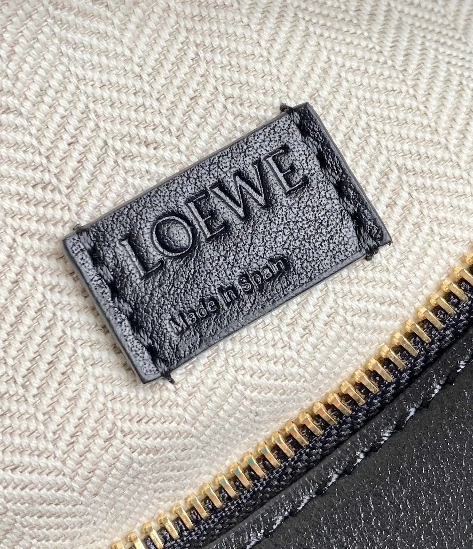 LOEWE-MINI-PUZZLE-BAG-CLASSIC-CALFSKIN-BLACK-ANGORA-A510U95X34-1676_7 LOEWE MINI PUZZLE BAG CLASSIC CALFSKIN BLACK ANGORA A510U95X34 1676 7