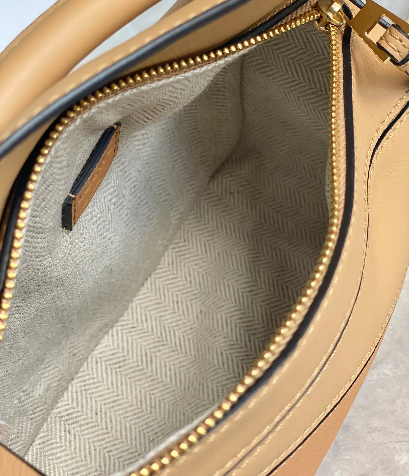 LOEWE-MINI-PUZZLE-BAG-CLASSIC-CALFSKIN-DUNE-WARM-DESERT-A510U95X34-2451_6 LOEWE MINI PUZZLE BAG CLASSIC CALFSKIN DUNE WARM DESERT A510U95X34 2451 6