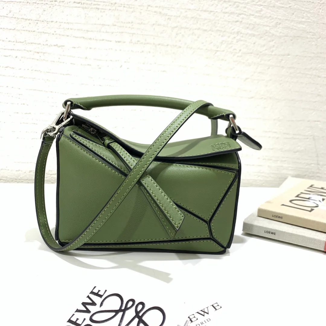 LOEWE-MINI-PUZZLE-BAG-IN-CLASSIC-CALFSKIN-AVOCADO-GREEN-322.30.U95-3949_3 LOEWE MINI PUZZLE BAG IN CLASSIC CALFSKIN AVOCADO GREEN 322.30.U95 3949 3 1