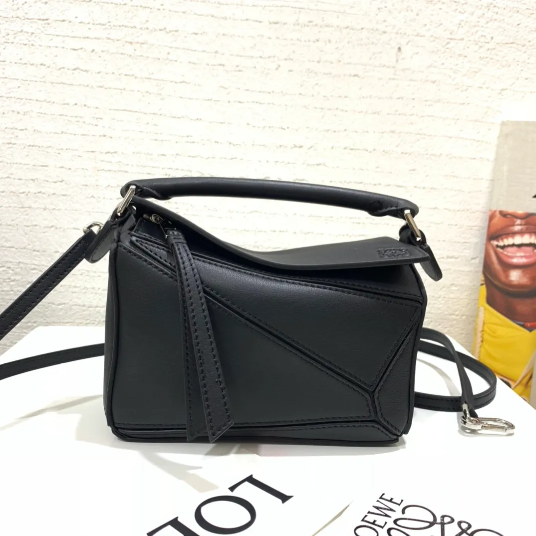 LOEWE-MINI-PUZZLE-BAG-IN-CLASSIC-CALFSKIN-BLACK-322.30.U95-1100_2 LOEWE MINI PUZZLE BAG IN CLASSIC CALFSKIN BLACK 322.30.U95 1100 2