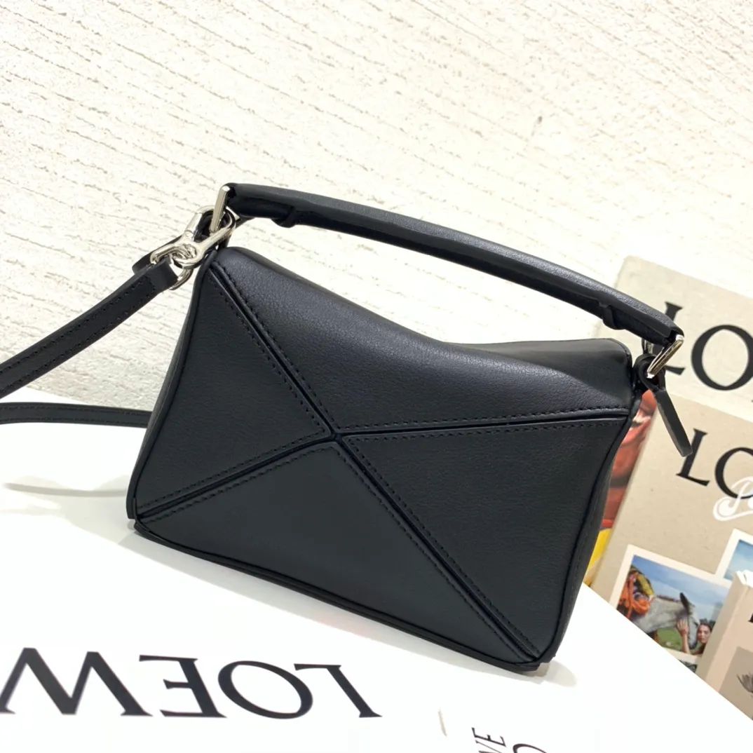 LOEWE-MINI-PUZZLE-BAG-IN-CLASSIC-CALFSKIN-BLACK-322.30.U95-1100_4 LOEWE MINI PUZZLE BAG IN CLASSIC CALFSKIN BLACK 322.30.U95 1100 4