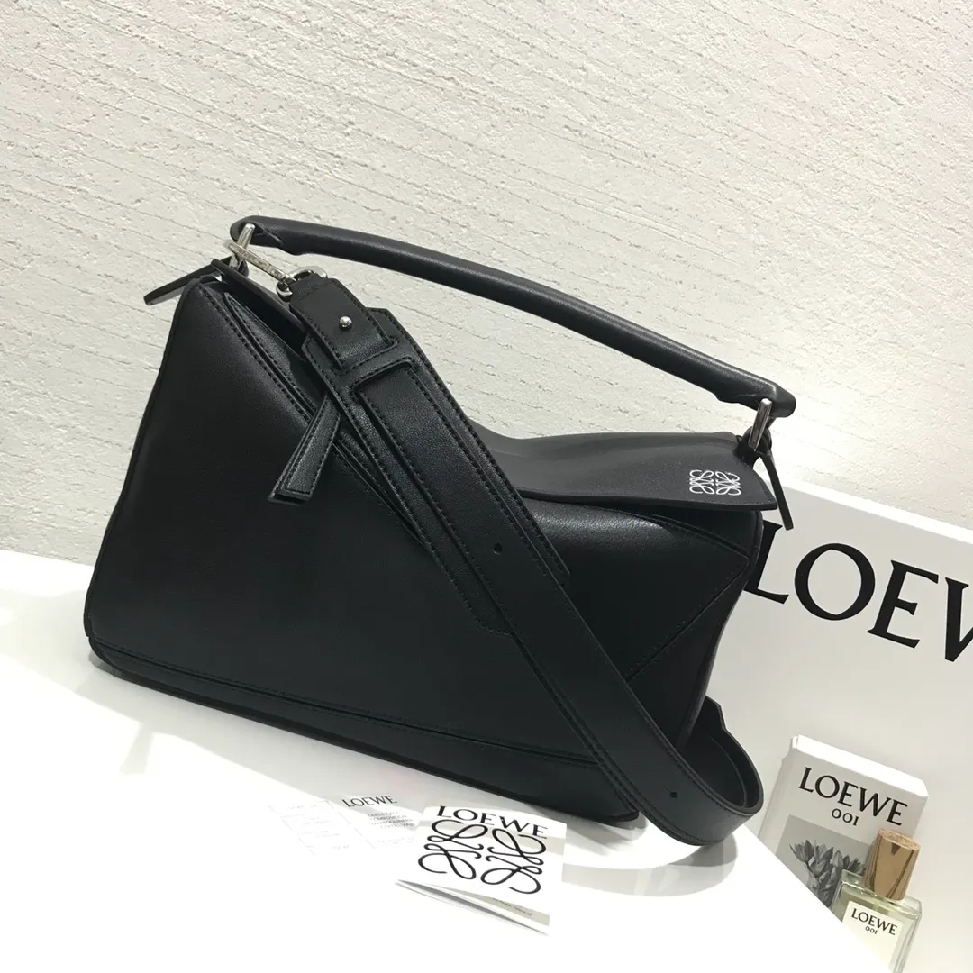LOEWE-PUZZLE-BAG-IN-CLASSIC-CALFSKIN-BLACK-322.30.S20-1100_3 LOEWE PUZZLE BAG IN CLASSIC CALFSKIN BLACK 322.30.S20 1100 3