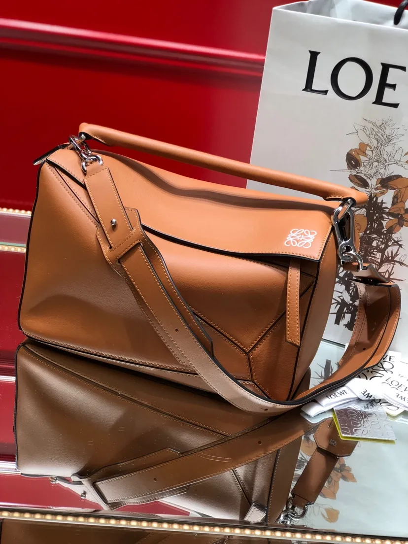 LOEWE-PUZZLE-BAG-IN-CLASSIC-CALFSKIN-TAN-322.30.S20-2530_2 LOEWE PUZZLE BAG IN CLASSIC CALFSKIN TAN 322.30.S20 2530 2