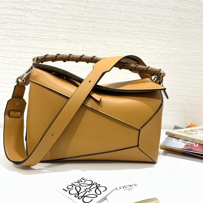 LOEWE-PUZZLE-EDGE-BAG-IN-NAPPA-CALFSKIN-WARM-DESERT-A510P49X01-2586_1 LOEWE PUZZLE EDGE BAG IN NAPPA CALFSKIN WARM DESERT A510P49X01 2586 1
